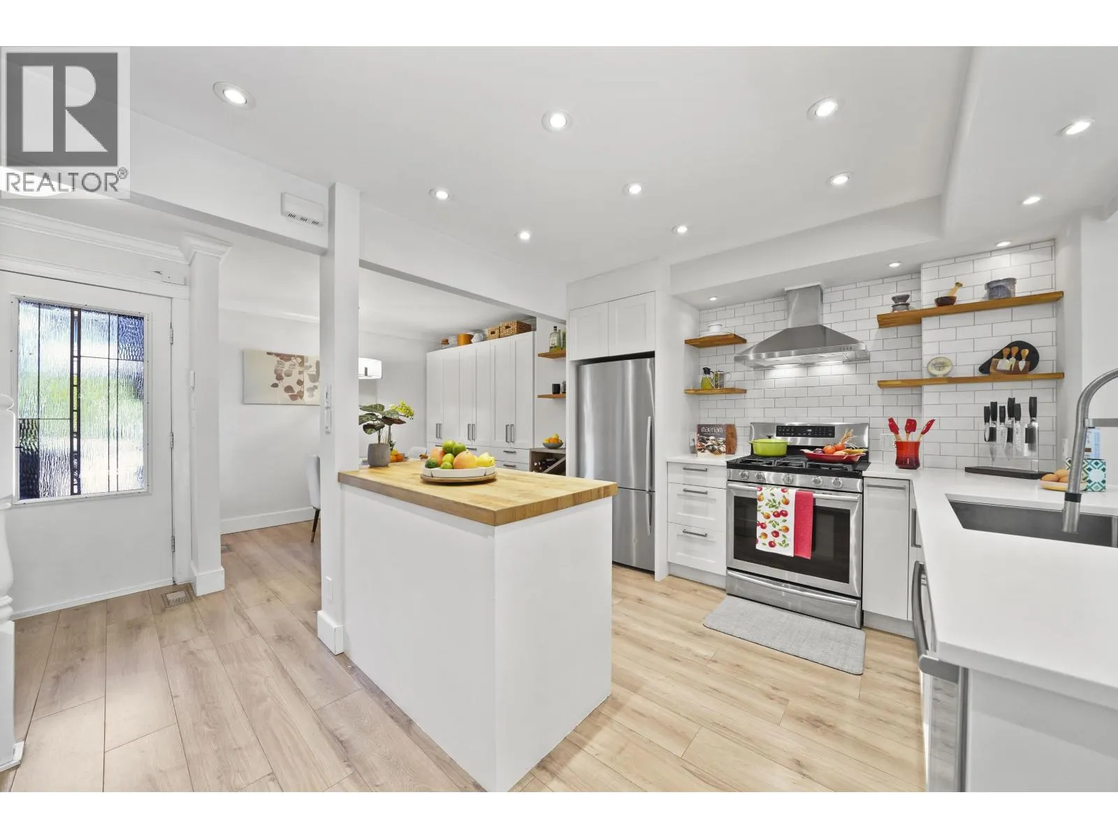 49 1910 CEDAR VILLAGE CRESCENT
