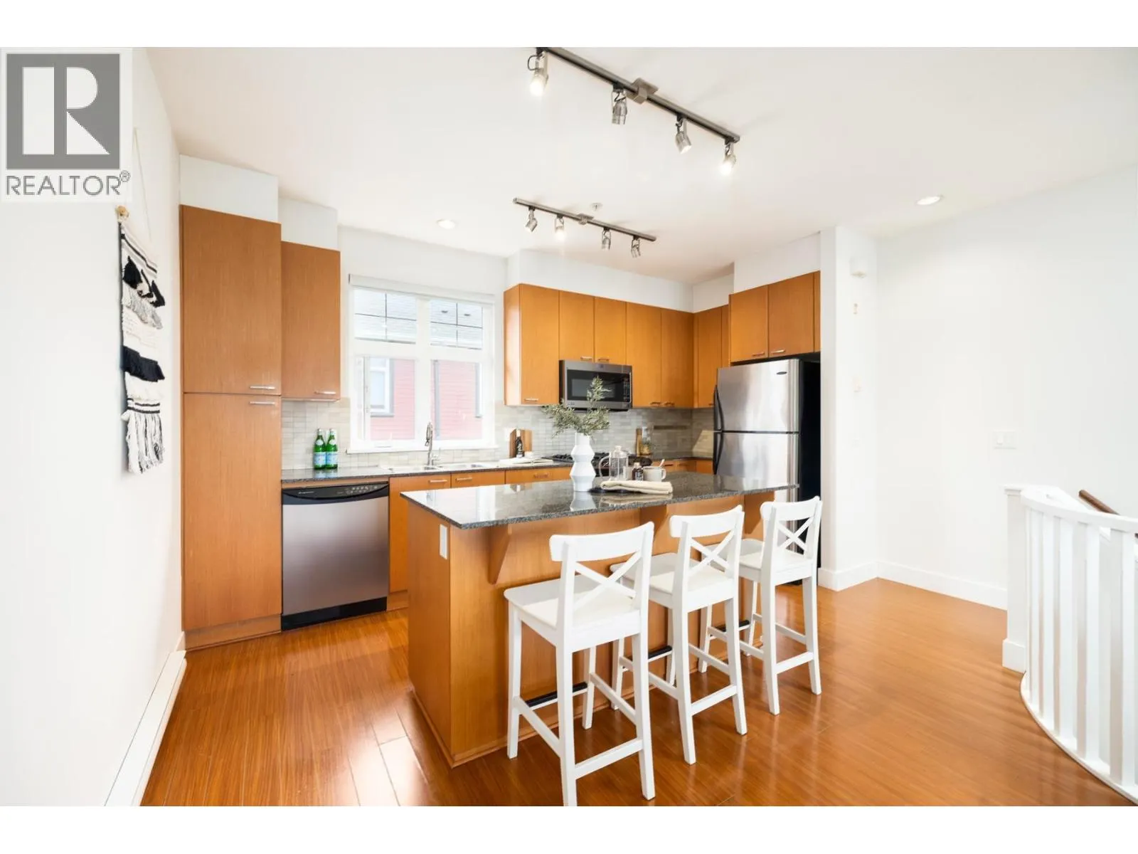 2276 ST. GEORGE STREET