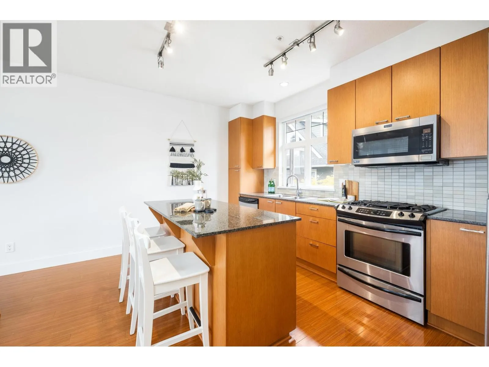 2276 ST. GEORGE STREET