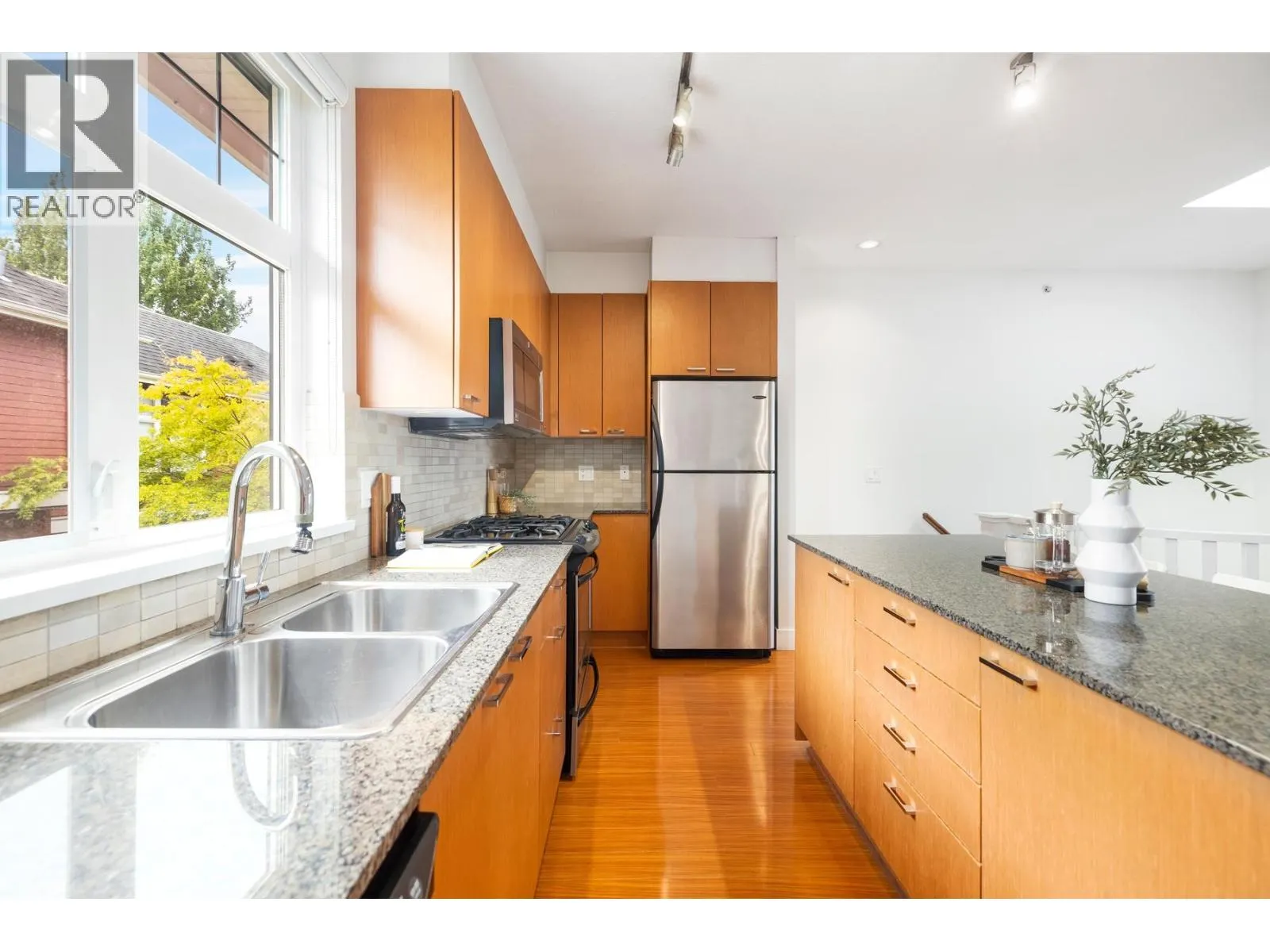 2276 ST. GEORGE STREET