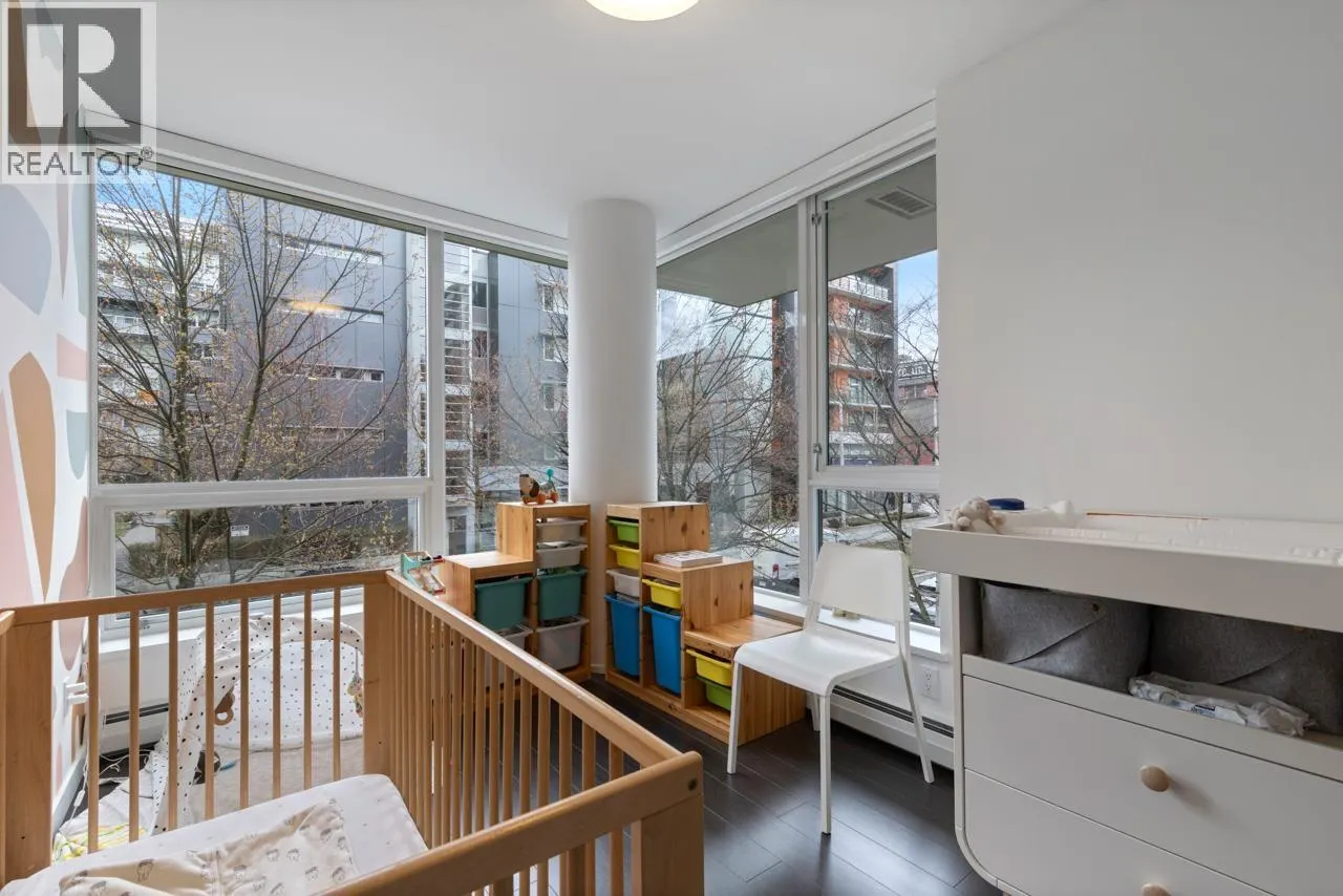 128 W 1ST AVENUE