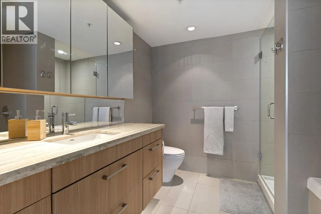 128 W 1ST AVENUE