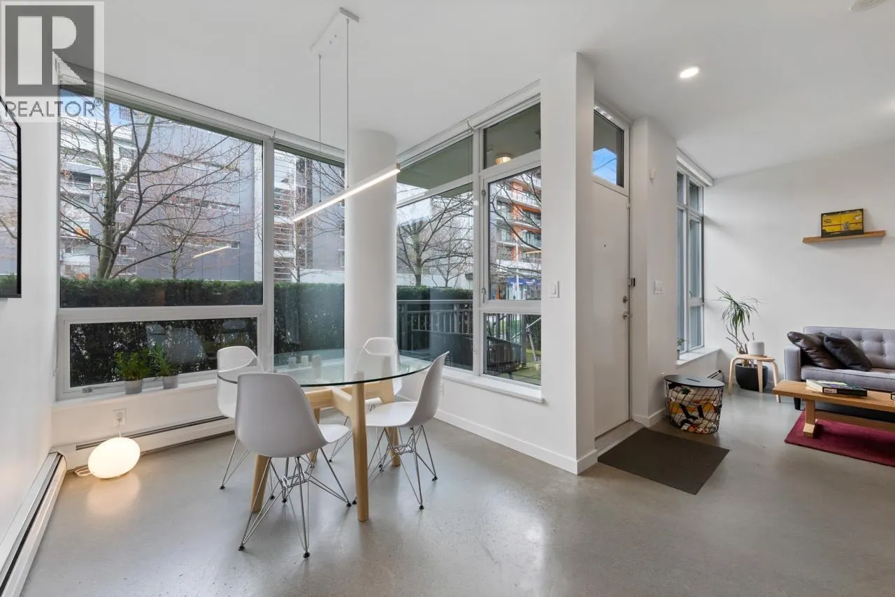 128 W 1ST AVENUE