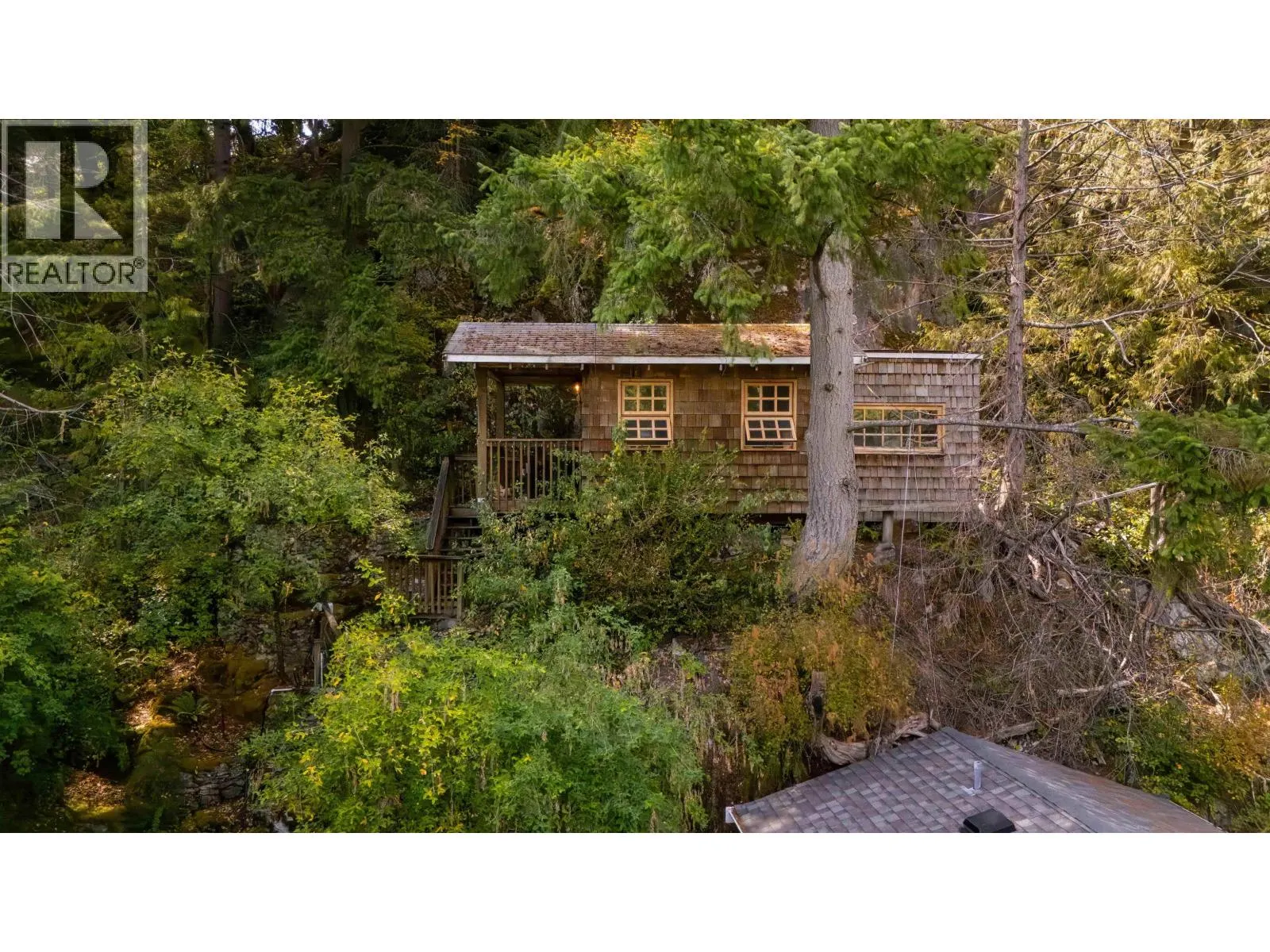 5621 EAGLE HARBOUR ROAD