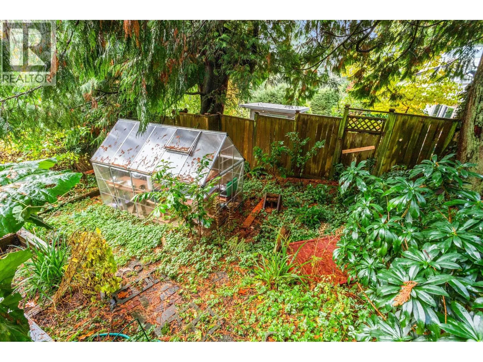 713 E ST. JAMES ROAD