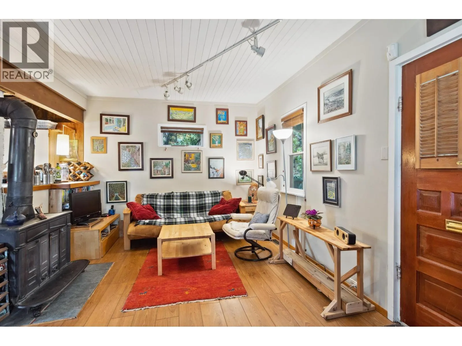 713 E ST. JAMES ROAD