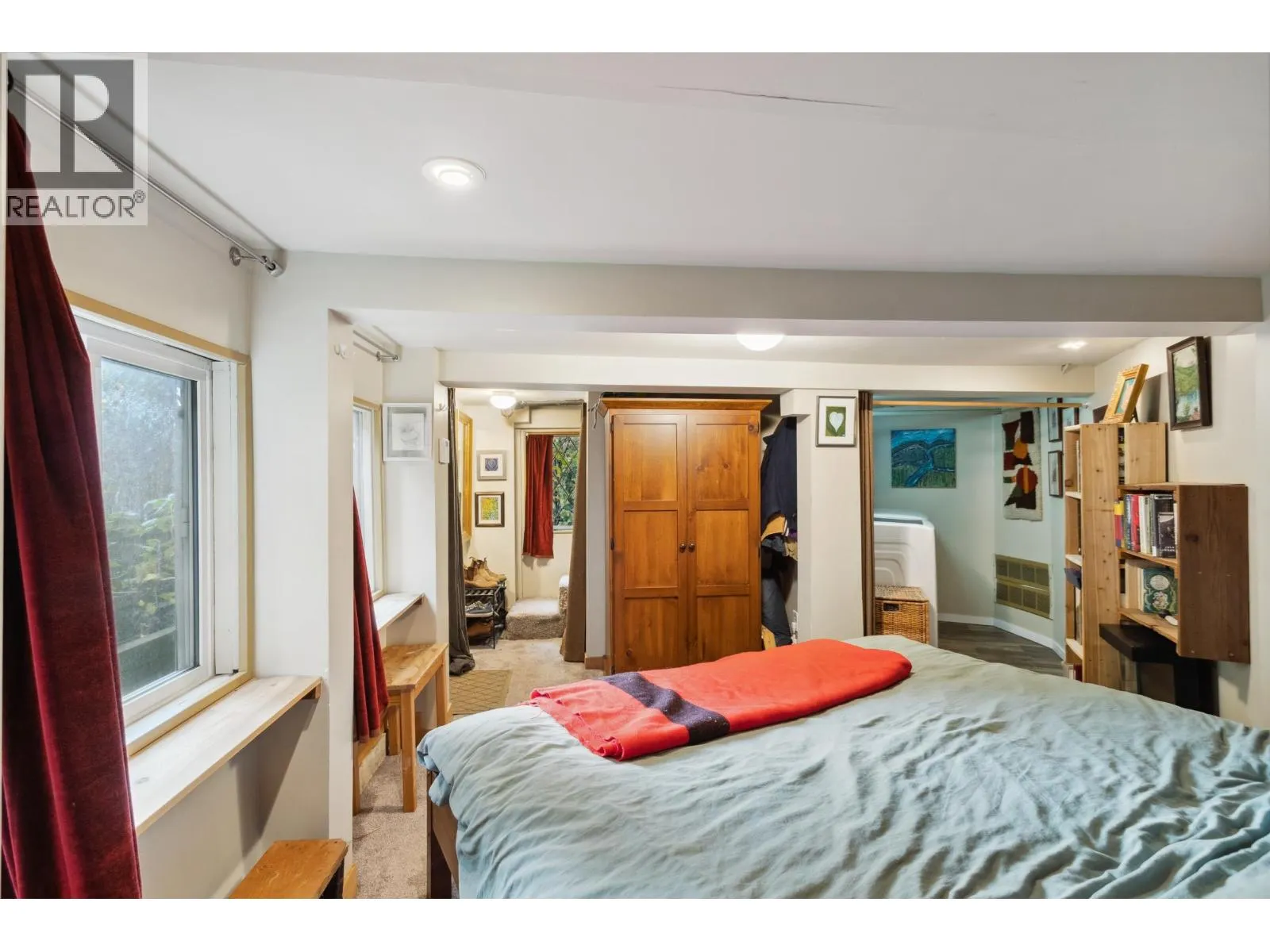 713 E ST. JAMES ROAD