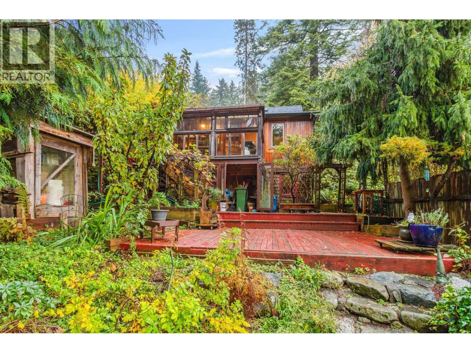 713 E ST. JAMES ROAD