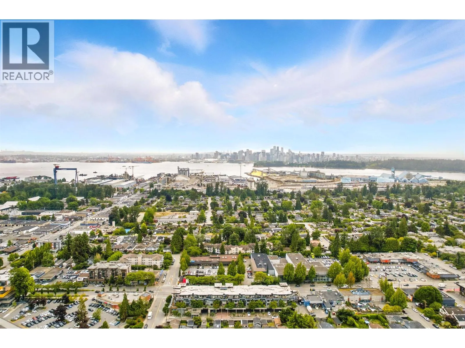 215 1330 MARINE DRIVE