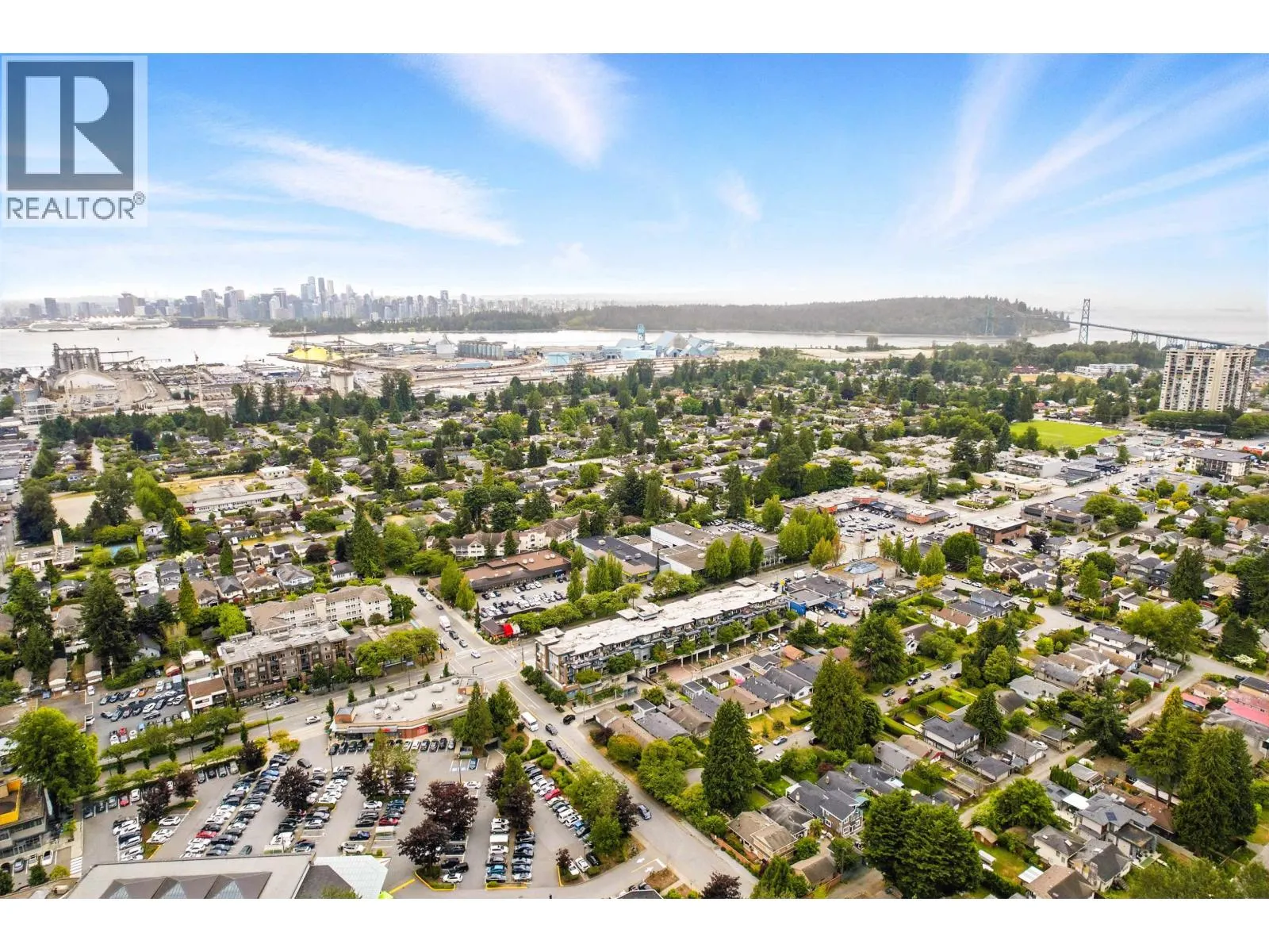 215 1330 MARINE DRIVE