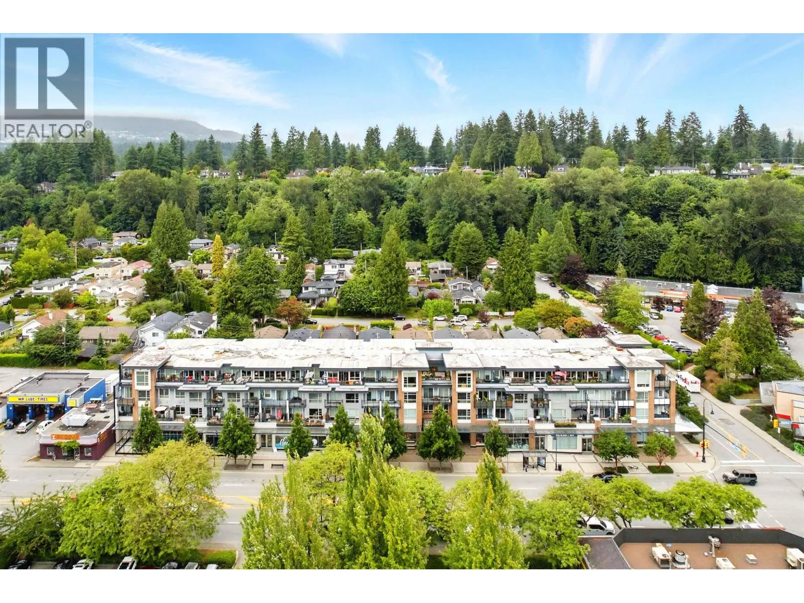215 1330 MARINE DRIVE