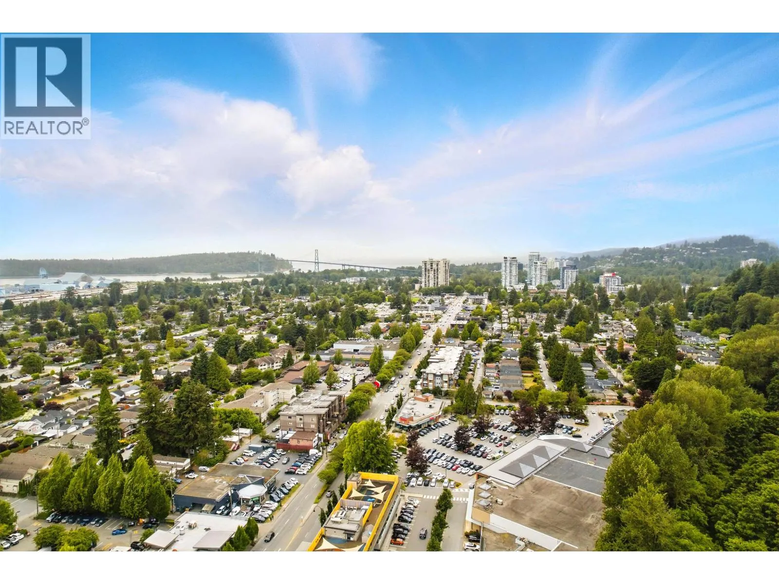 215 1330 MARINE DRIVE