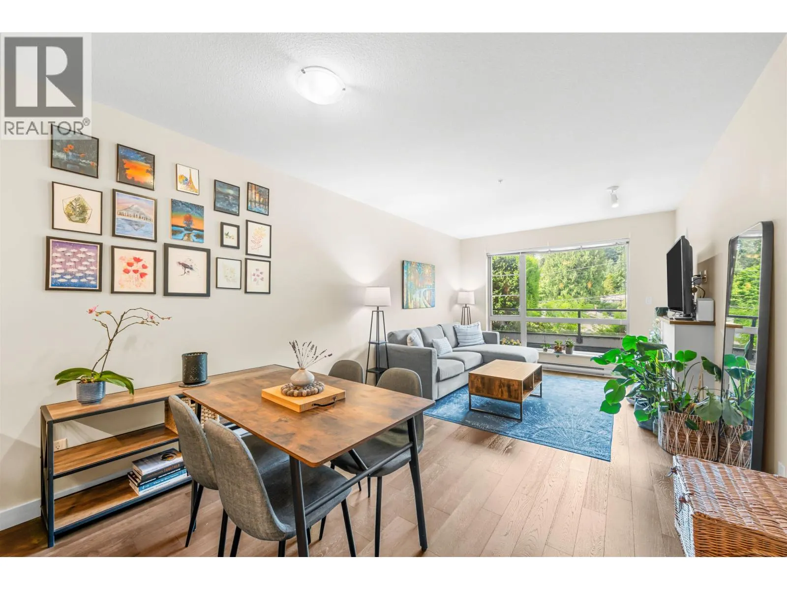 215 1330 MARINE DRIVE