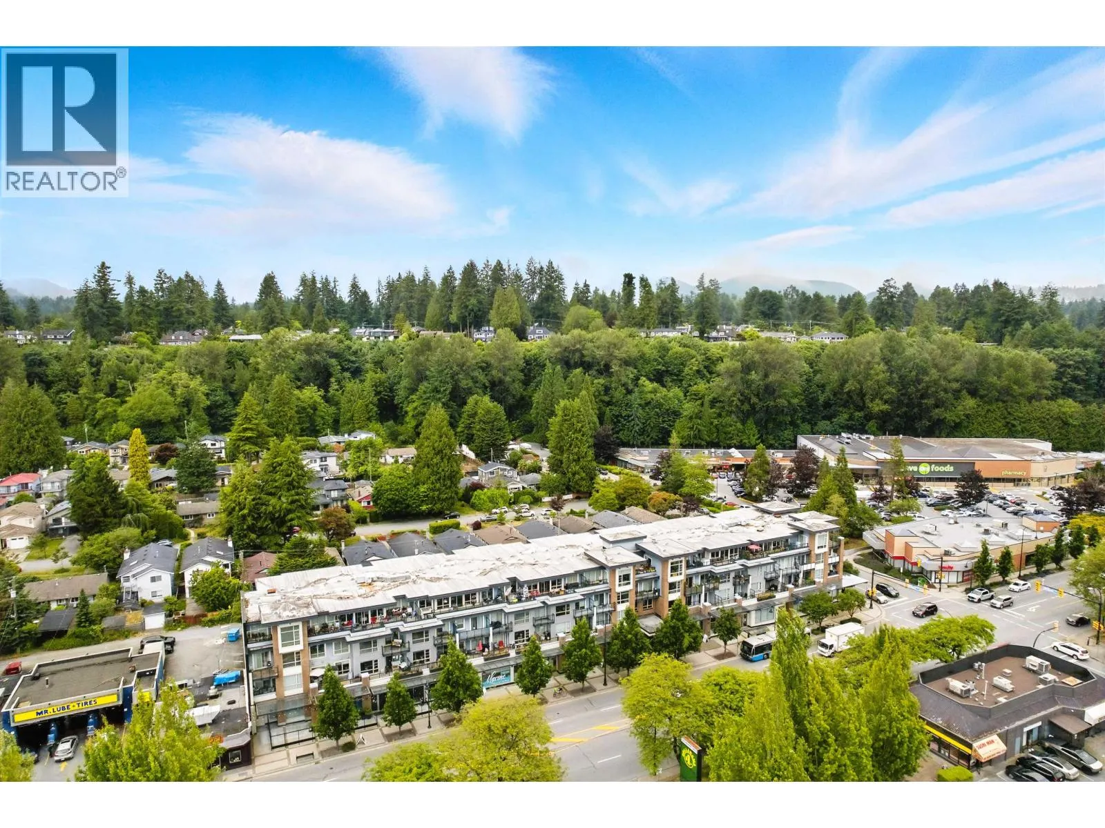 215 1330 MARINE DRIVE