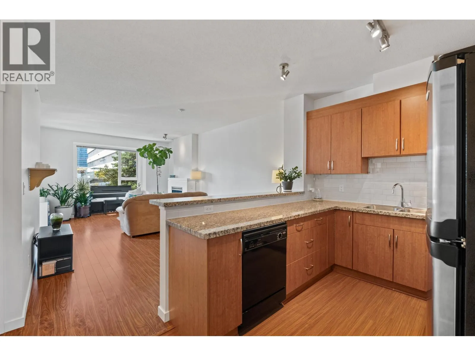 410 4723 DAWSON STREET