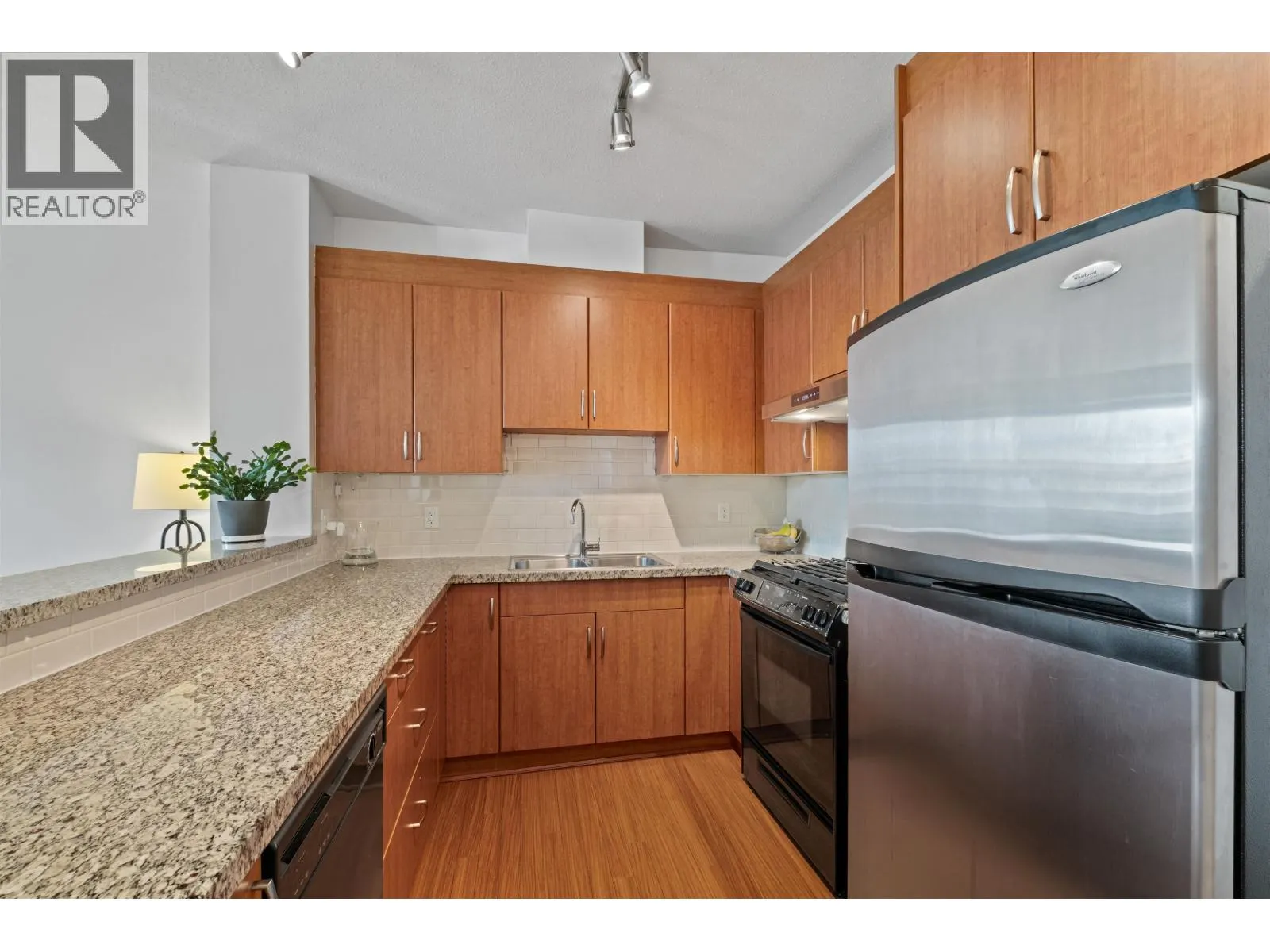 410 4723 DAWSON STREET