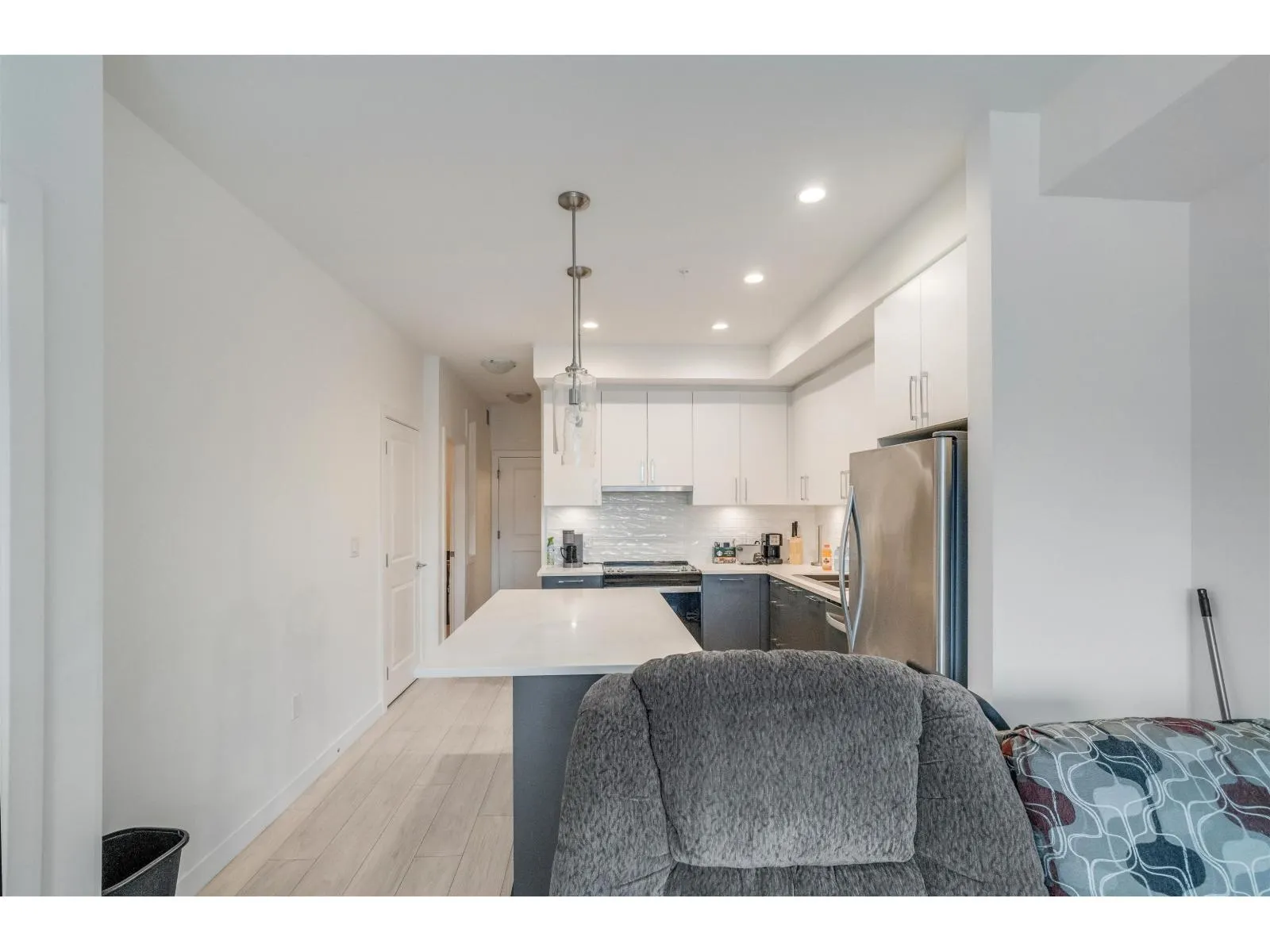 B220 20834 80 AVENUE