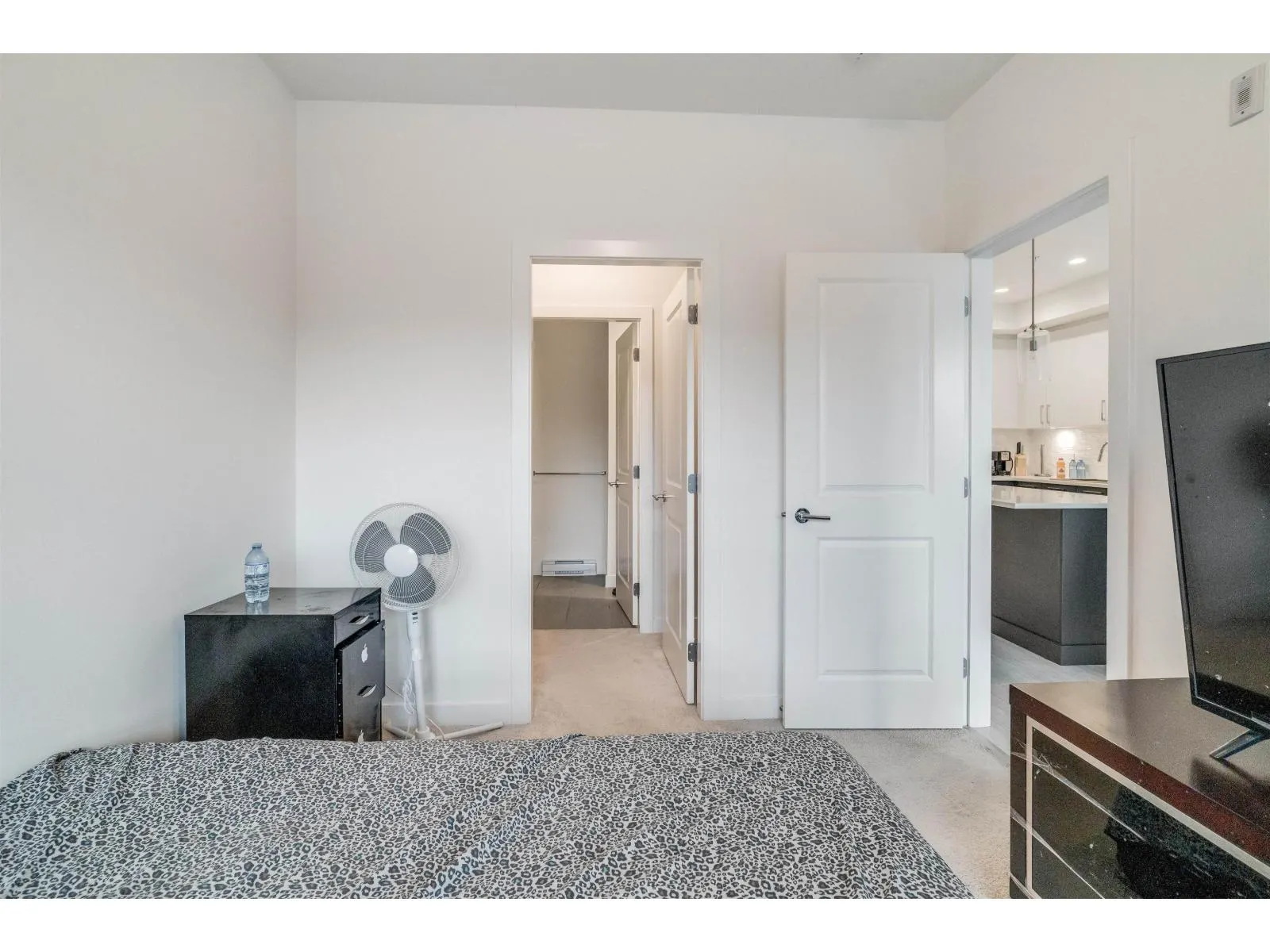 B220 20834 80 AVENUE