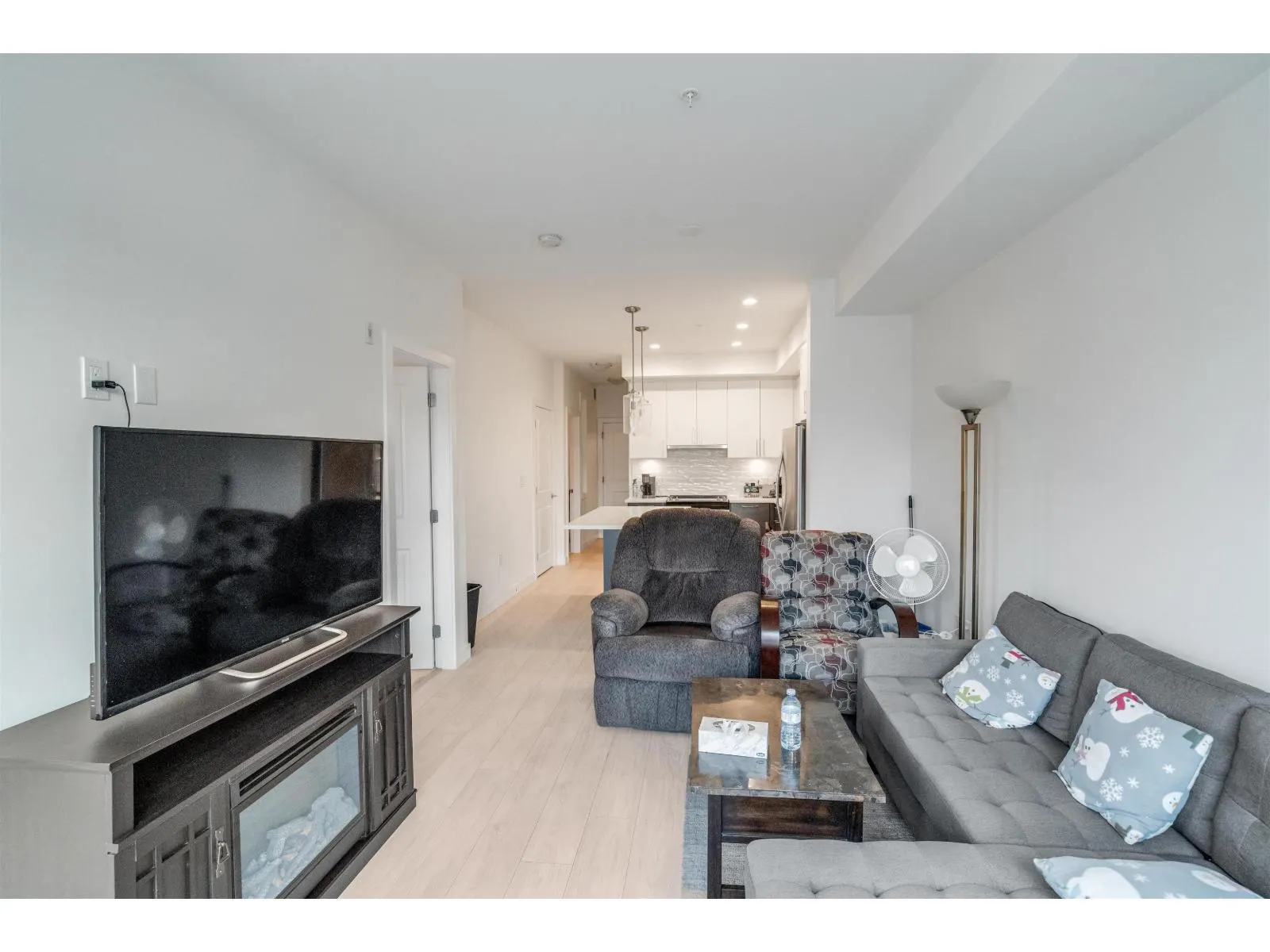 B220 20834 80 AVENUE