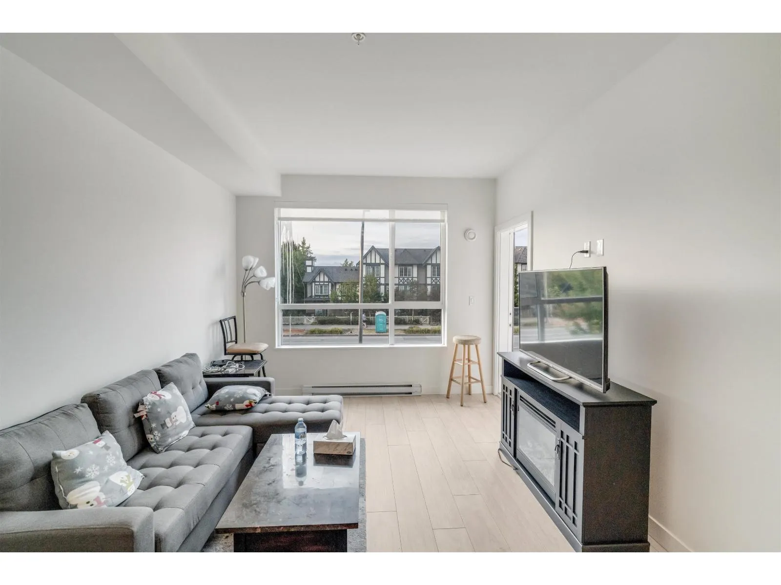 B220 20834 80 AVENUE