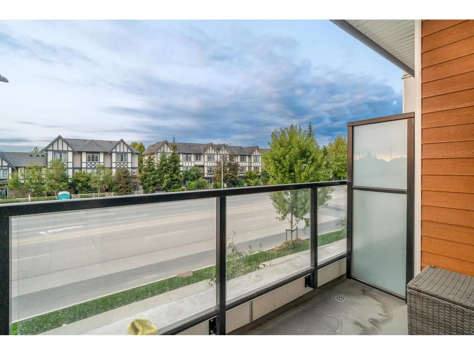 B220 20834 80 AVENUE