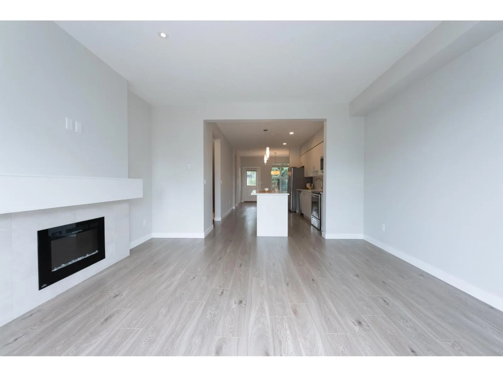 65 7169 208A STREET