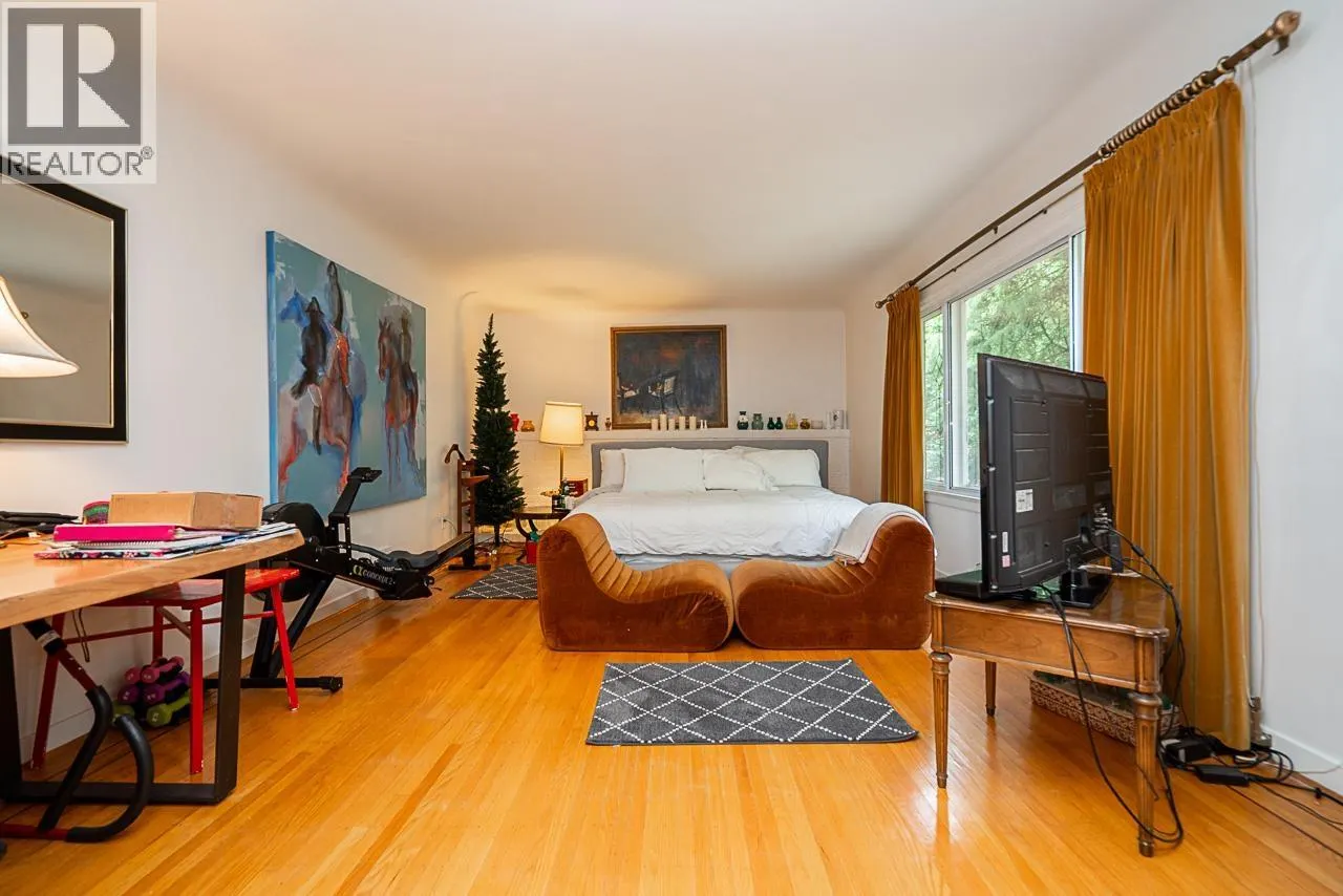 6138 GRANVILLE STREET