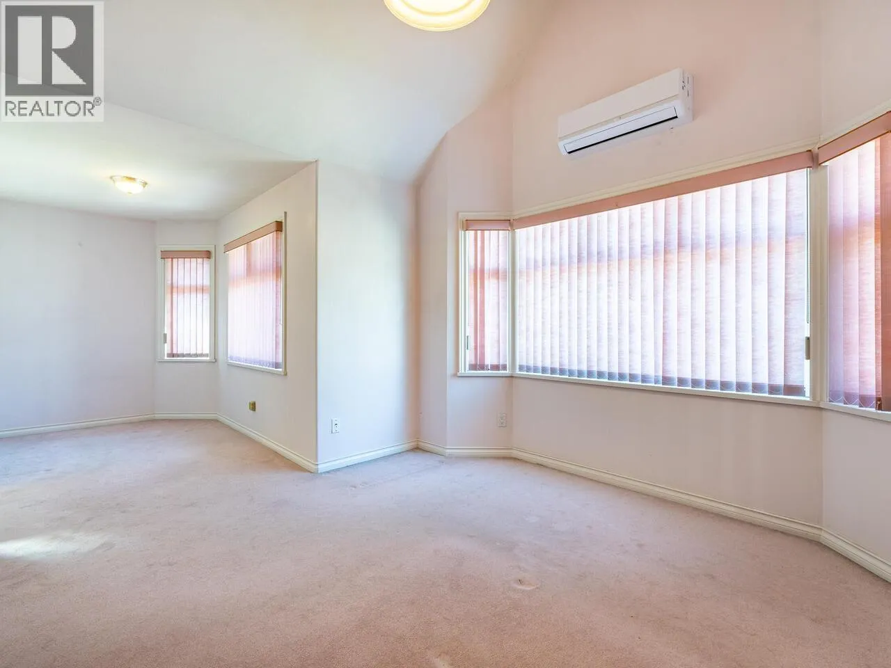 39 W 12TH AVENUE