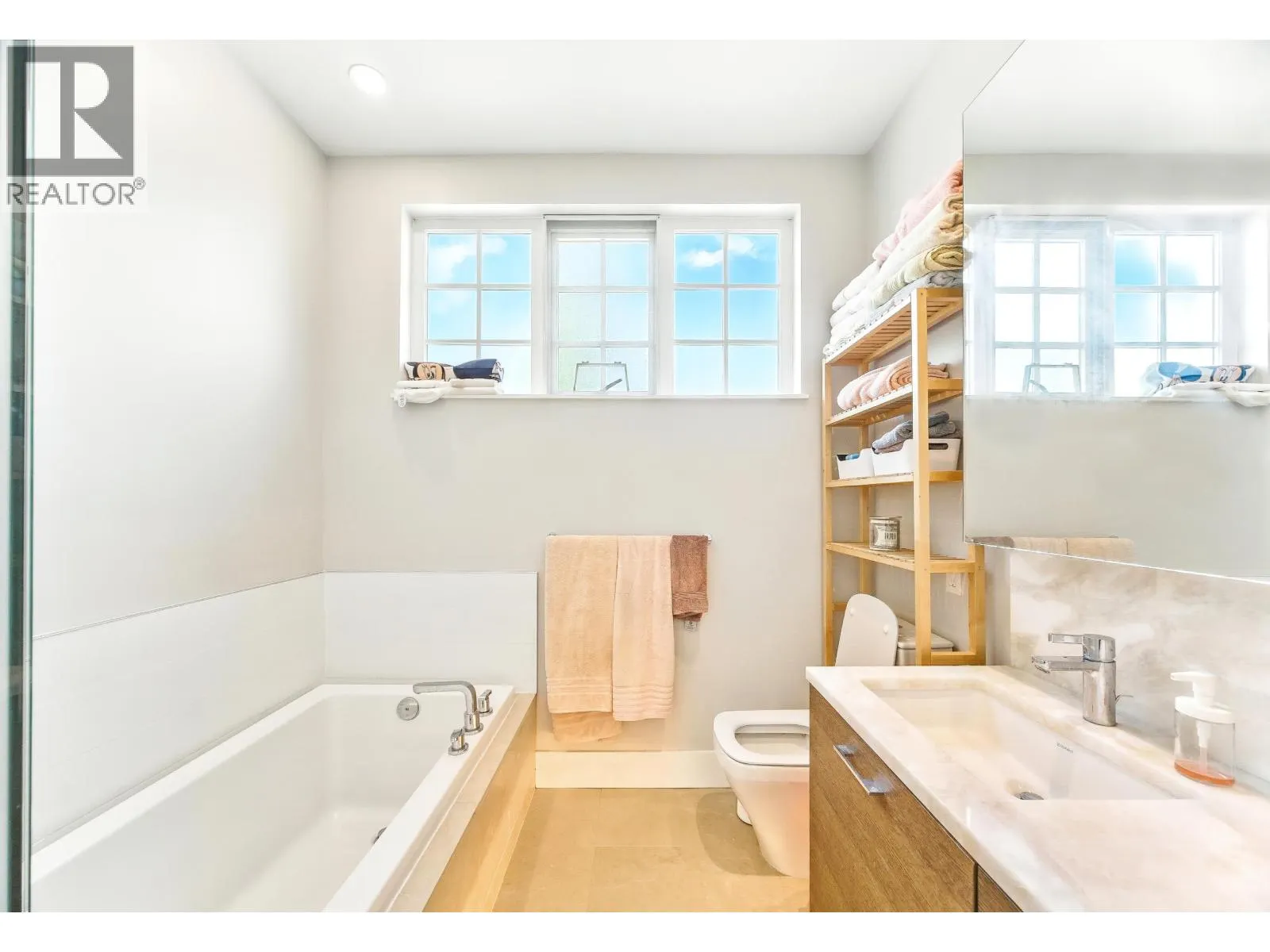 276 W 62ND AVENUE