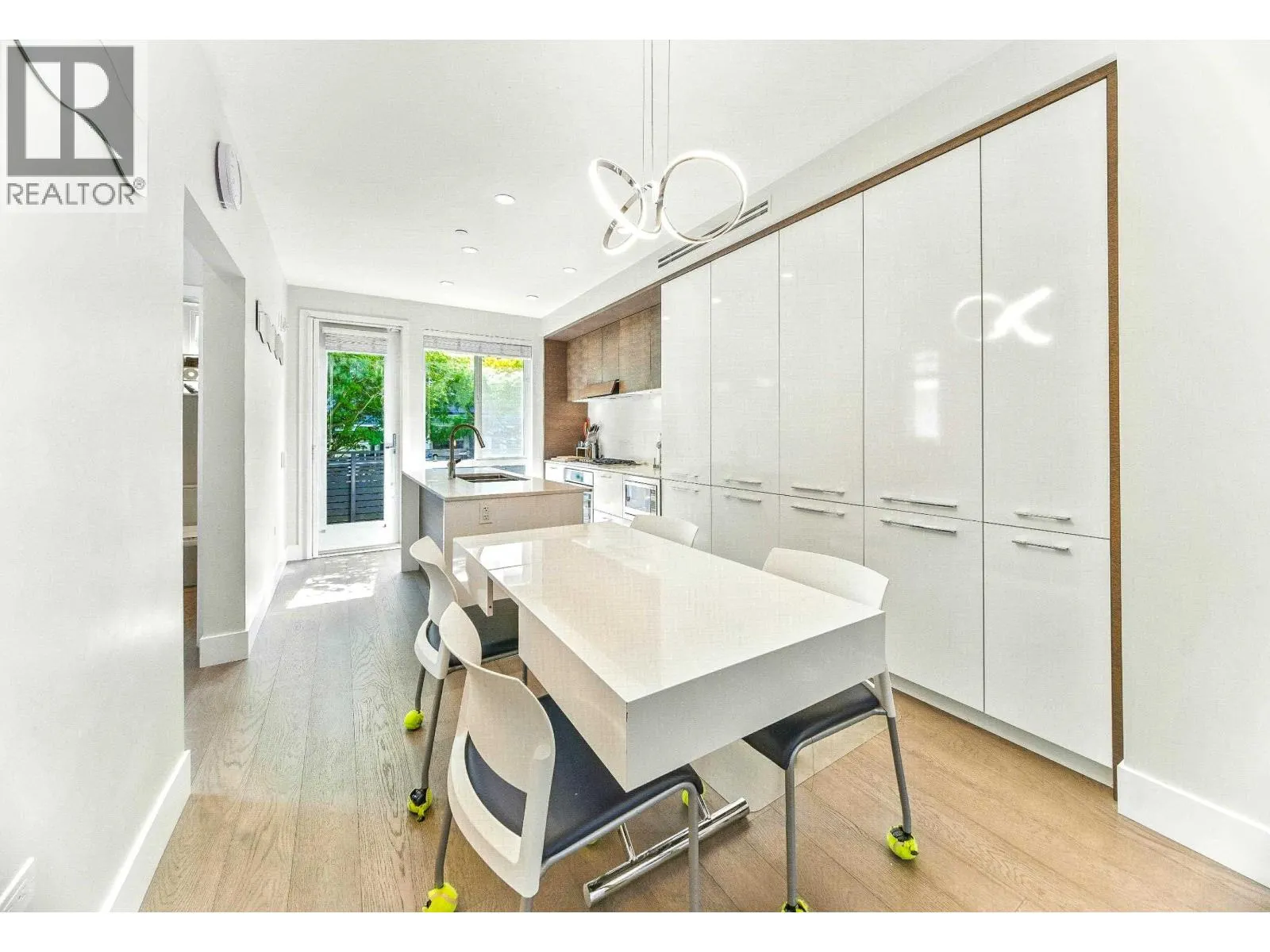 276 W 62ND AVENUE