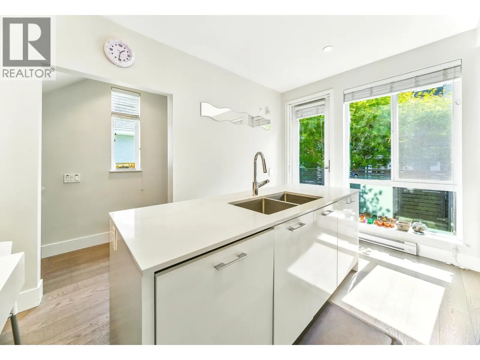 276 W 62ND AVENUE