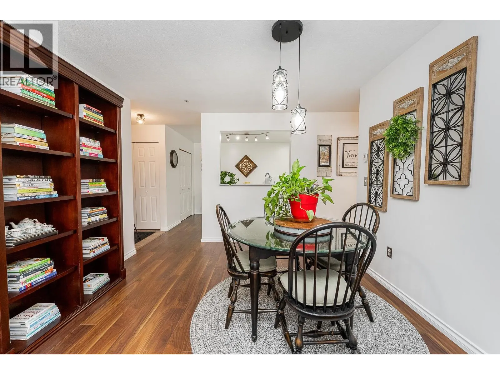 214 3075 PRIMROSE LANE