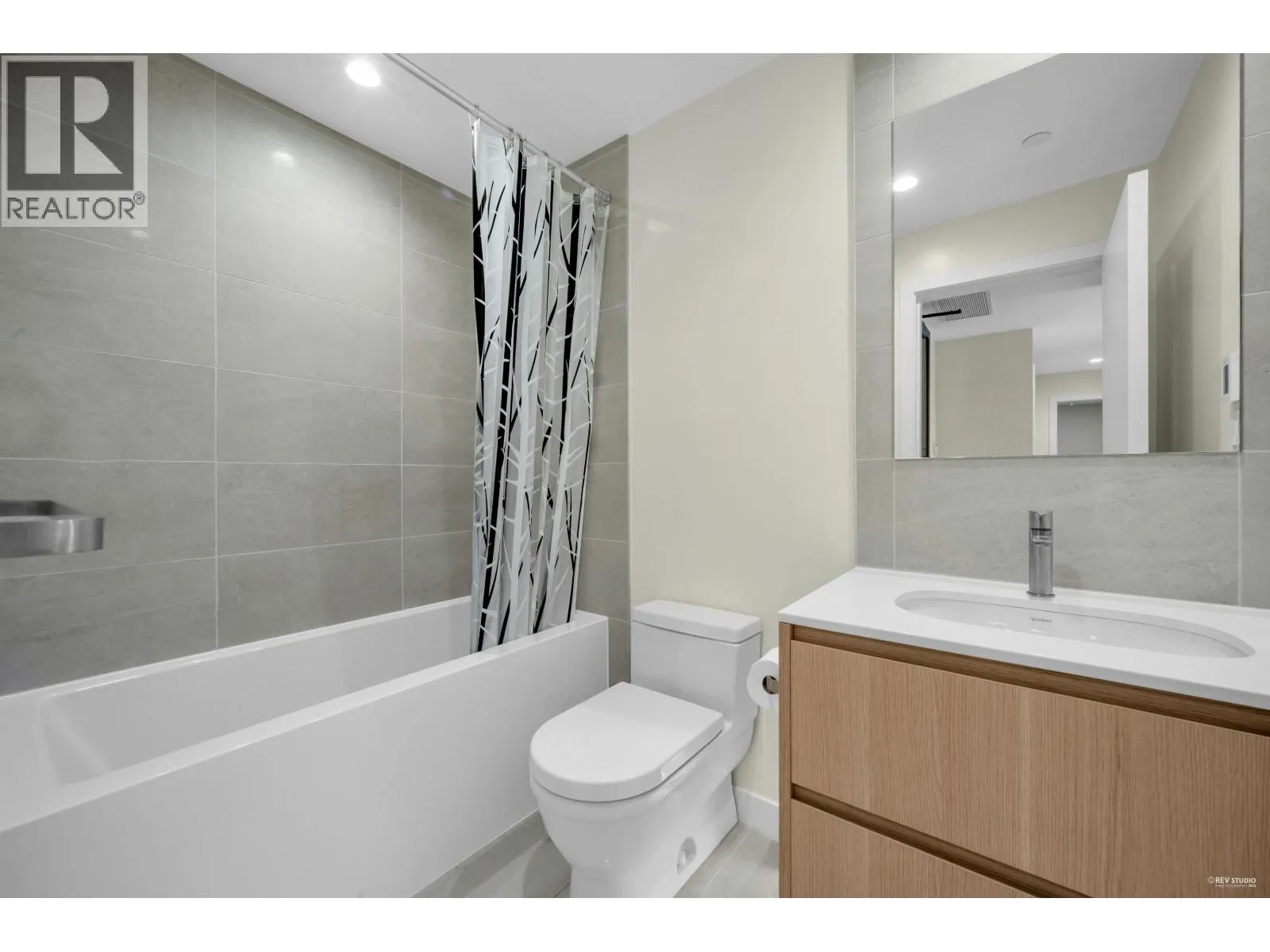 707 6811 PEARSON WAY