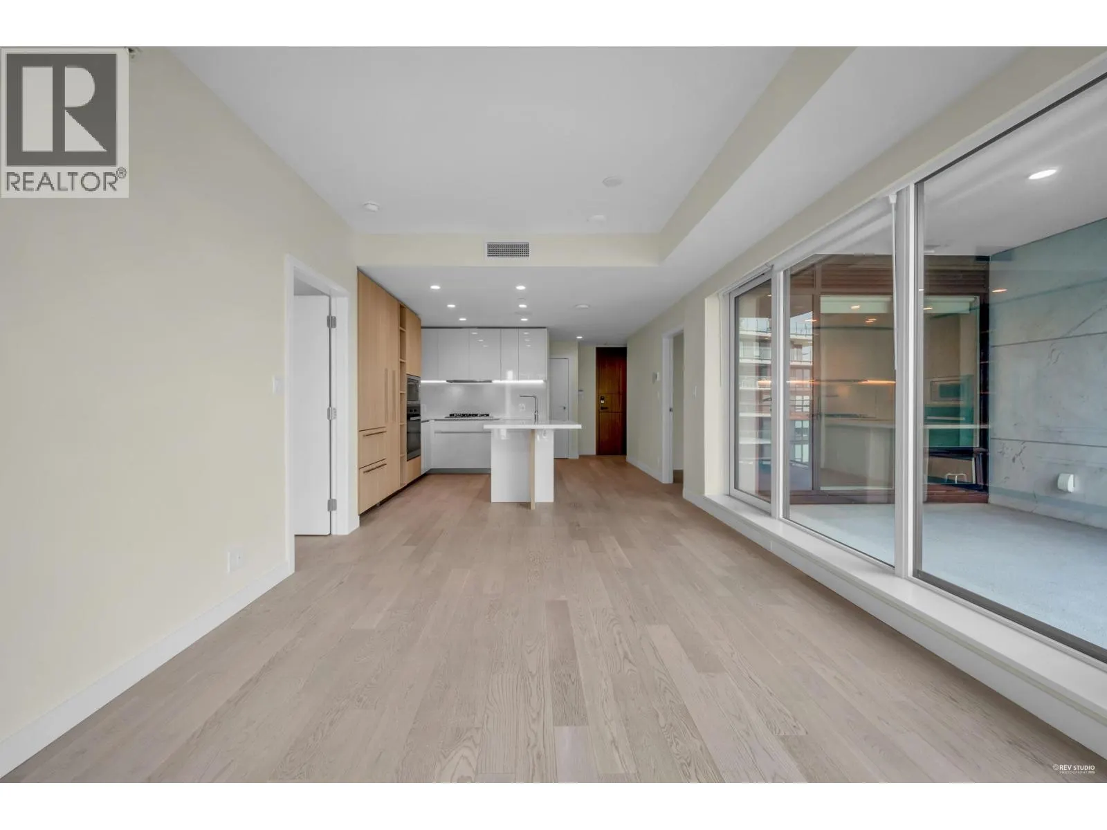 707 6811 PEARSON WAY