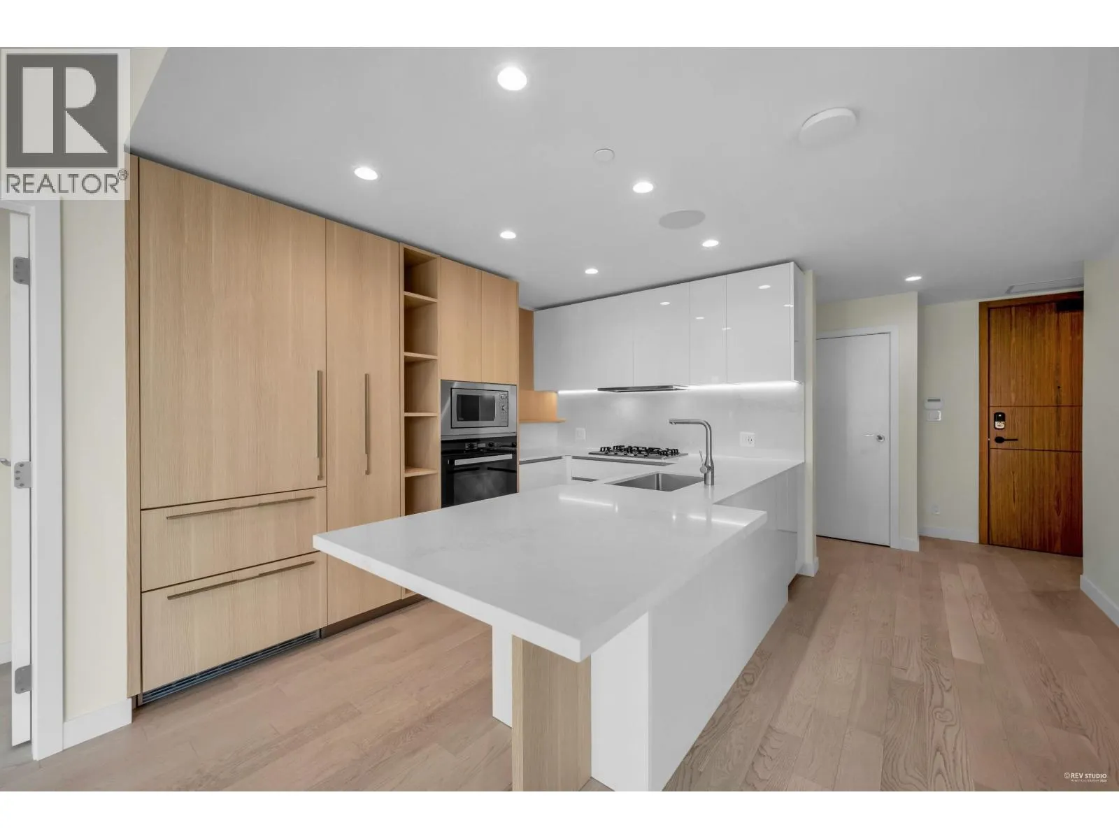 707 6811 PEARSON WAY