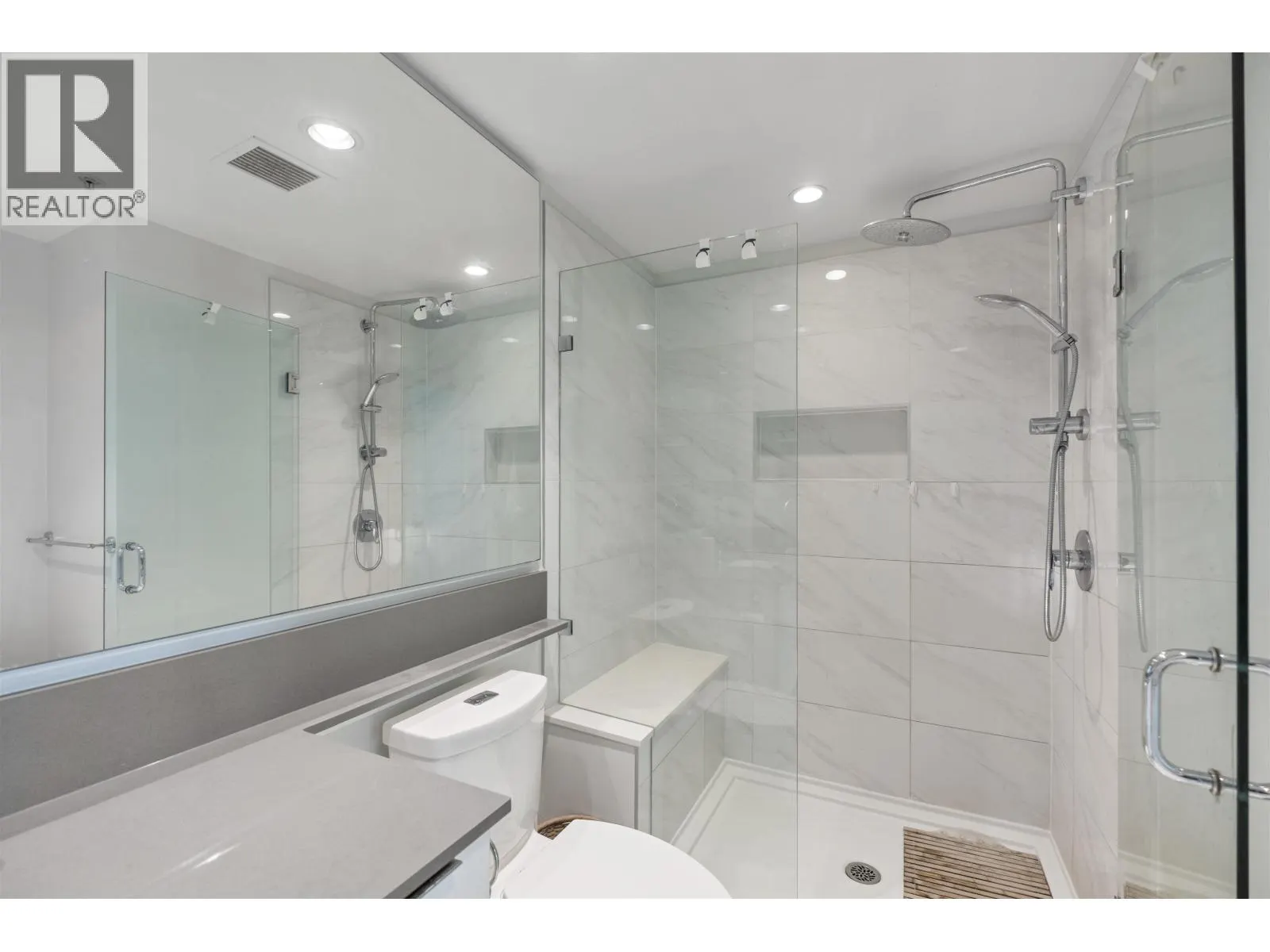 1701 2388 MADISON AVENUE