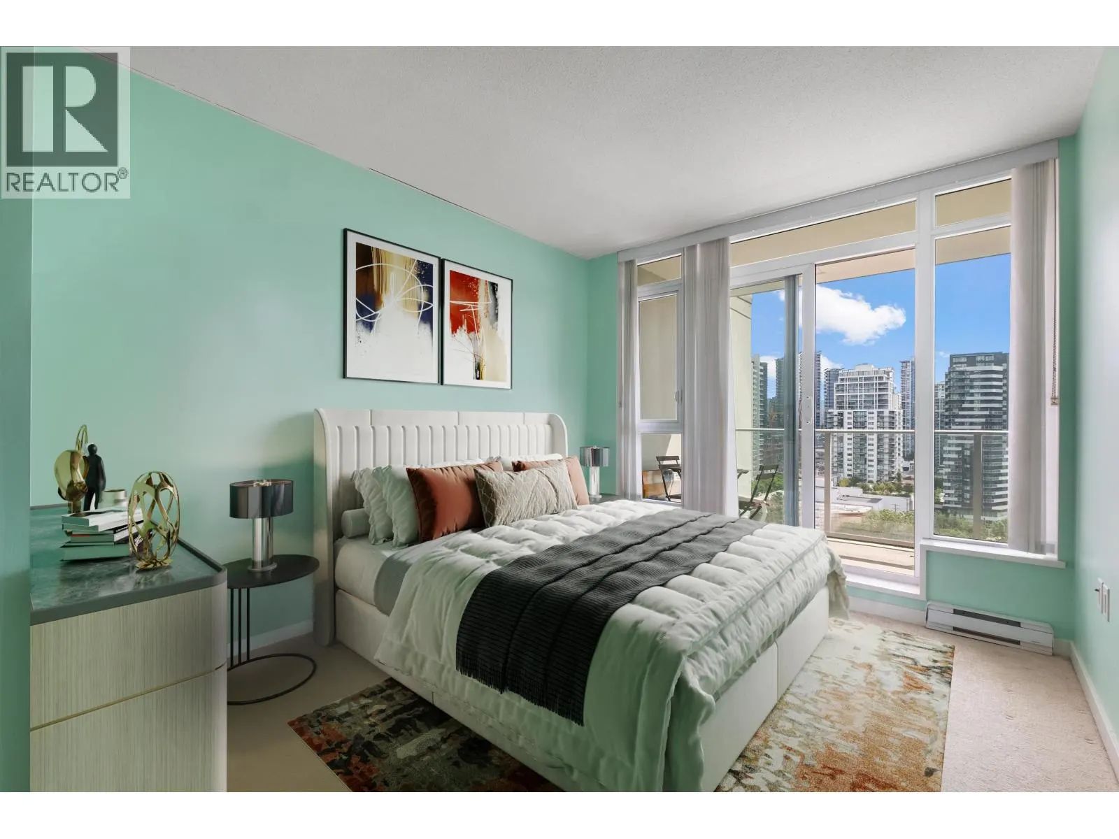 1701 2388 MADISON AVENUE