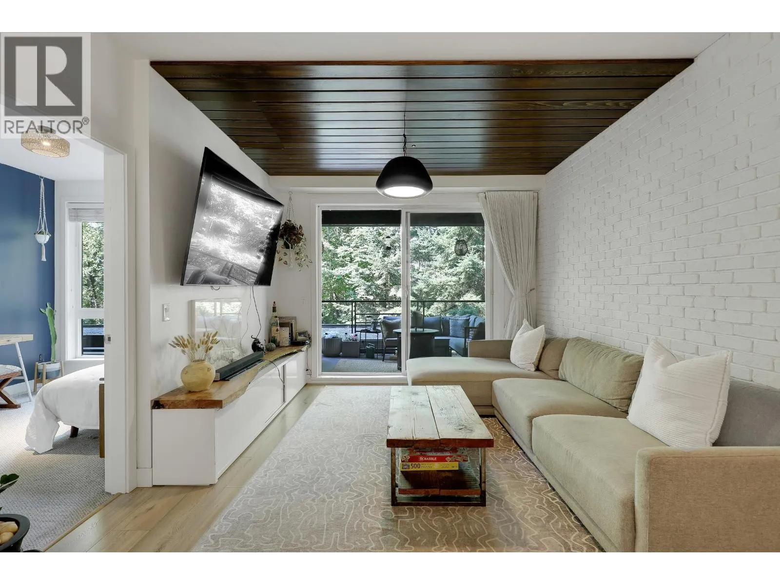 302 733 W 3RD STREET