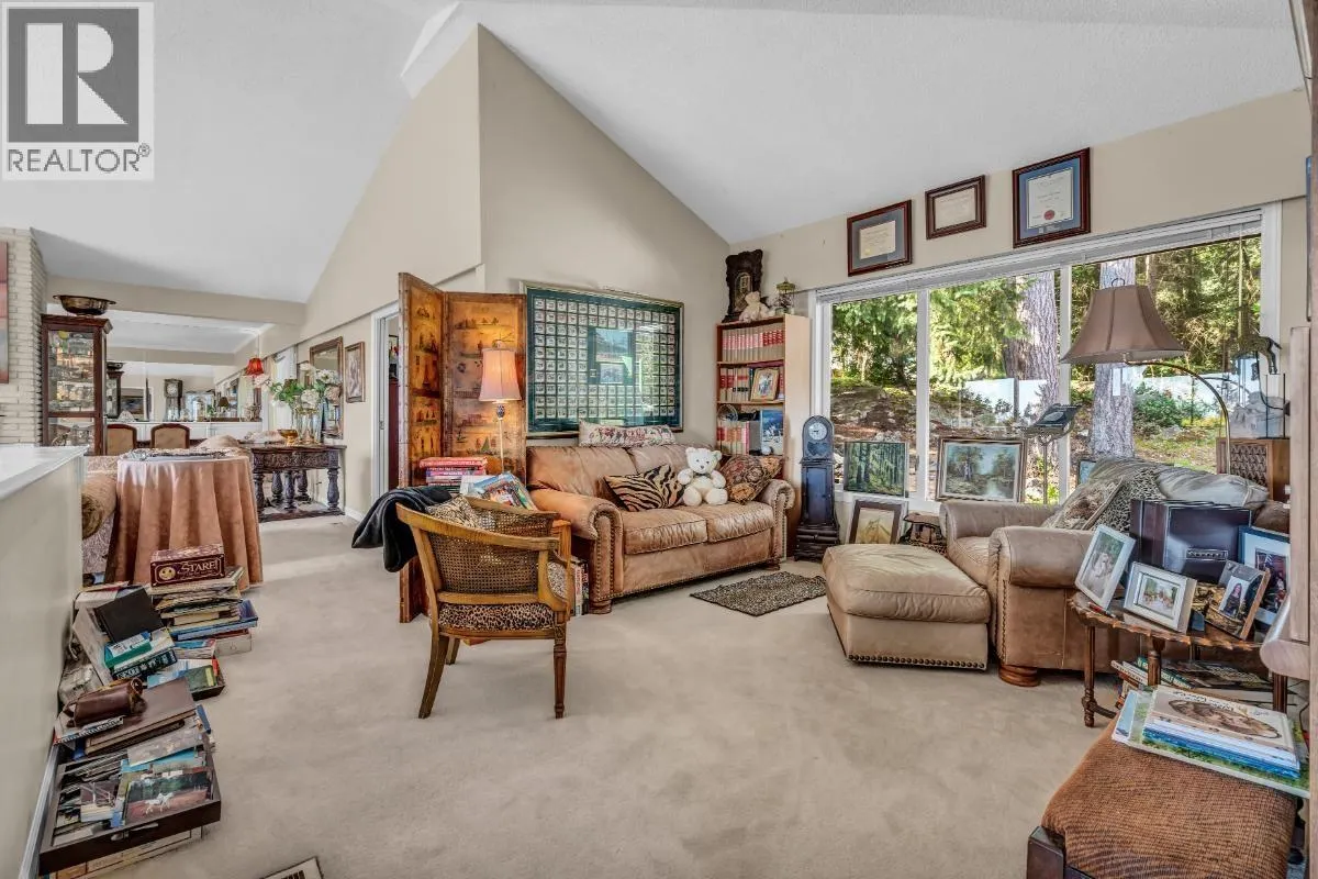 4415 WOODCREST ROAD