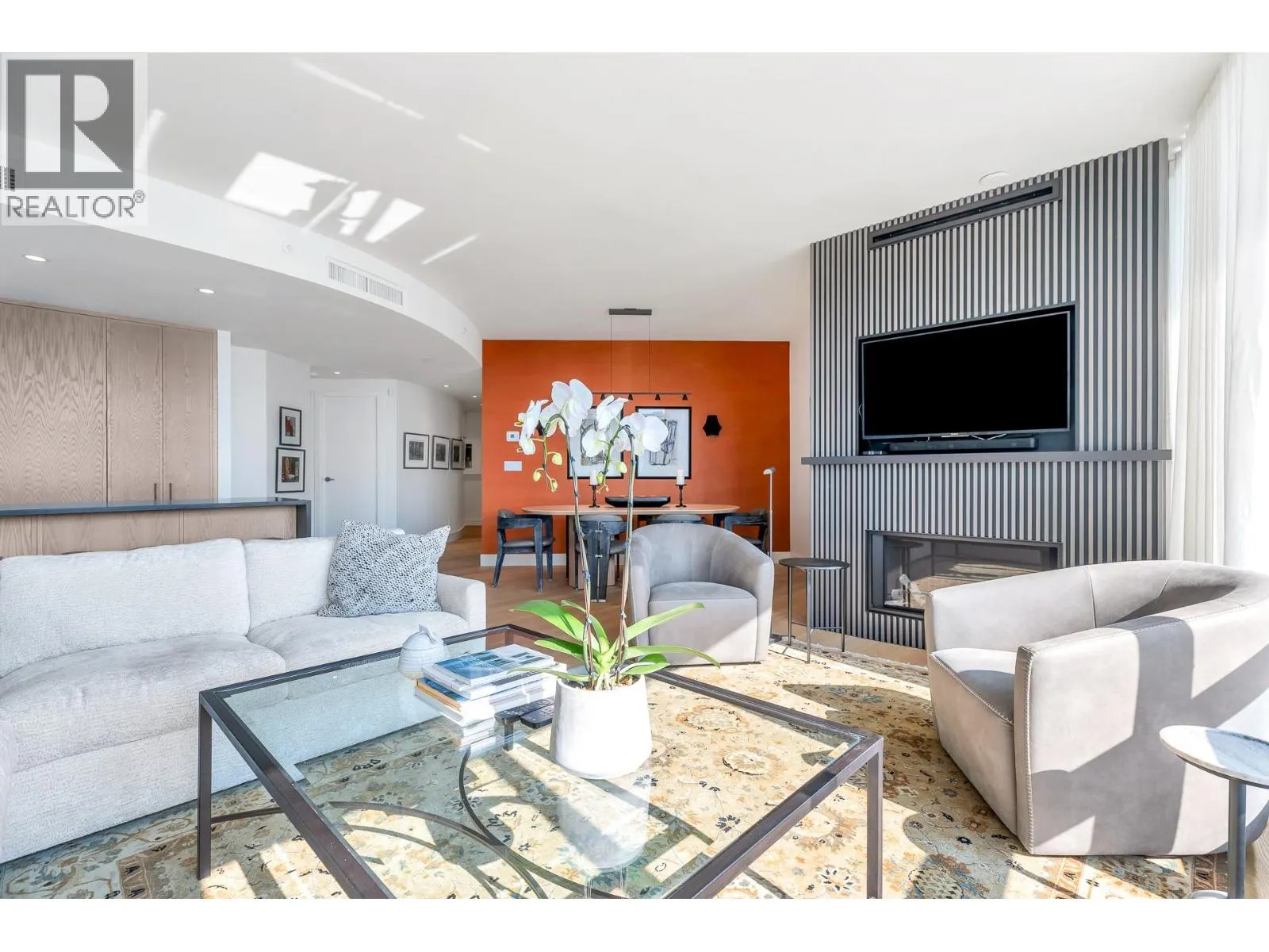 801 1328 MARINASIDE CRESCENT