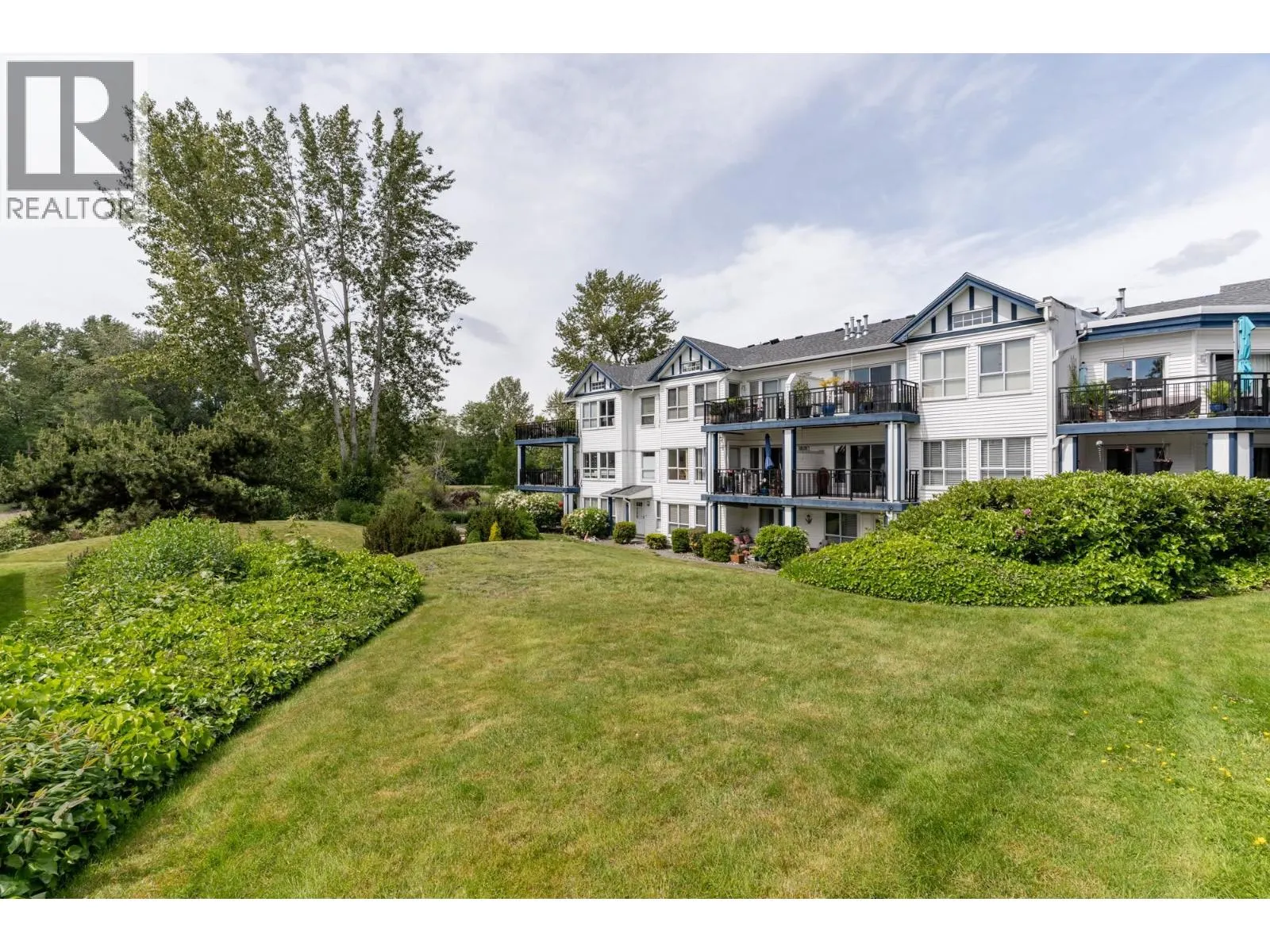 307 4955 RIVER ROAD