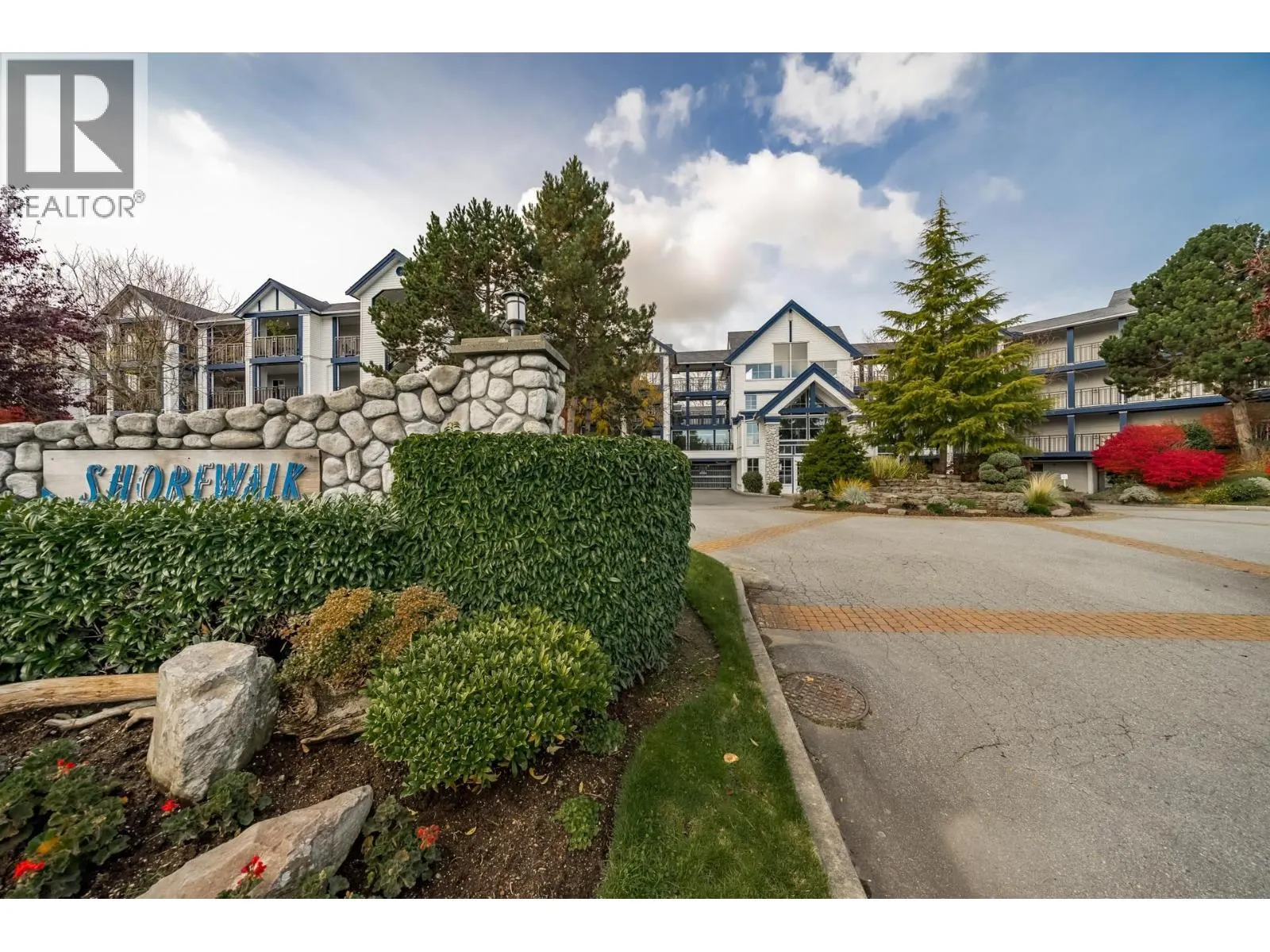 307 4955 RIVER ROAD