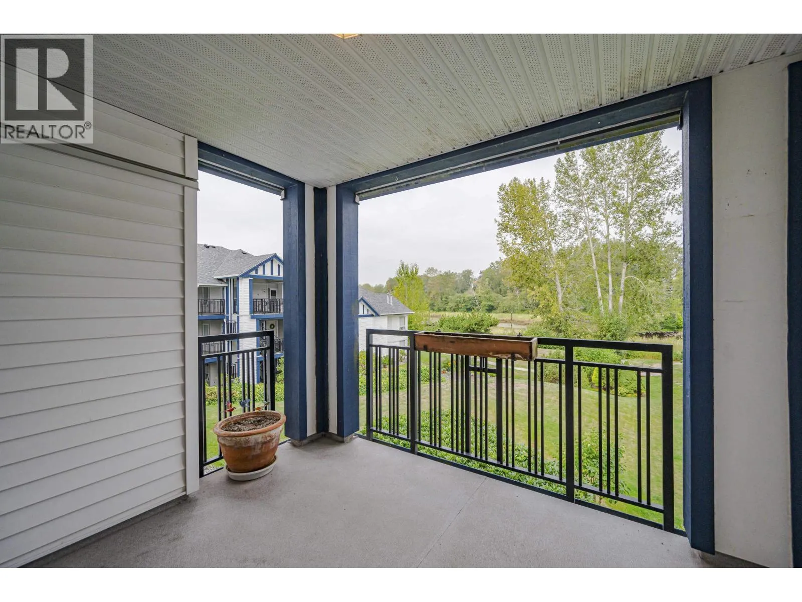 307 4955 RIVER ROAD