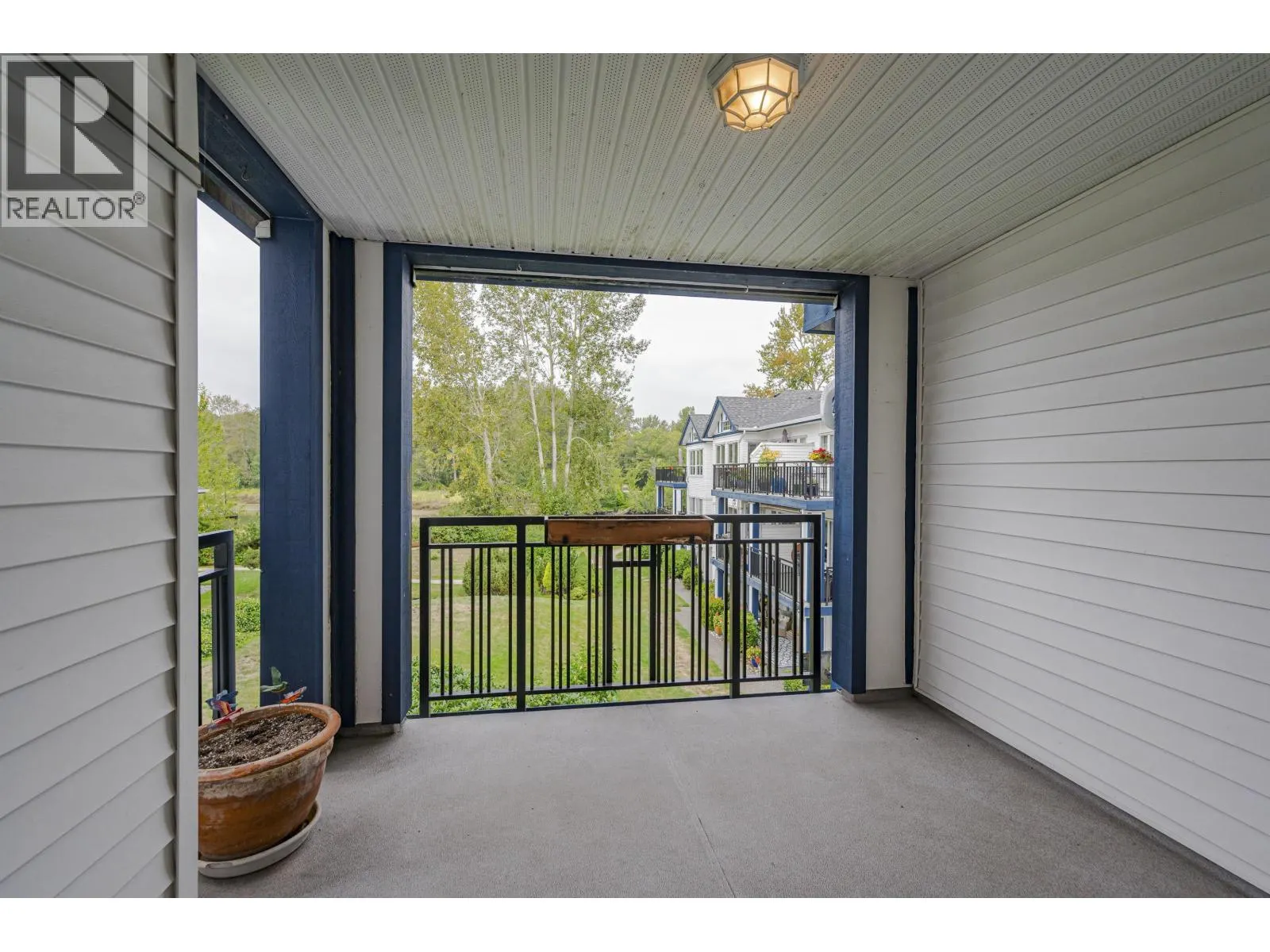 307 4955 RIVER ROAD