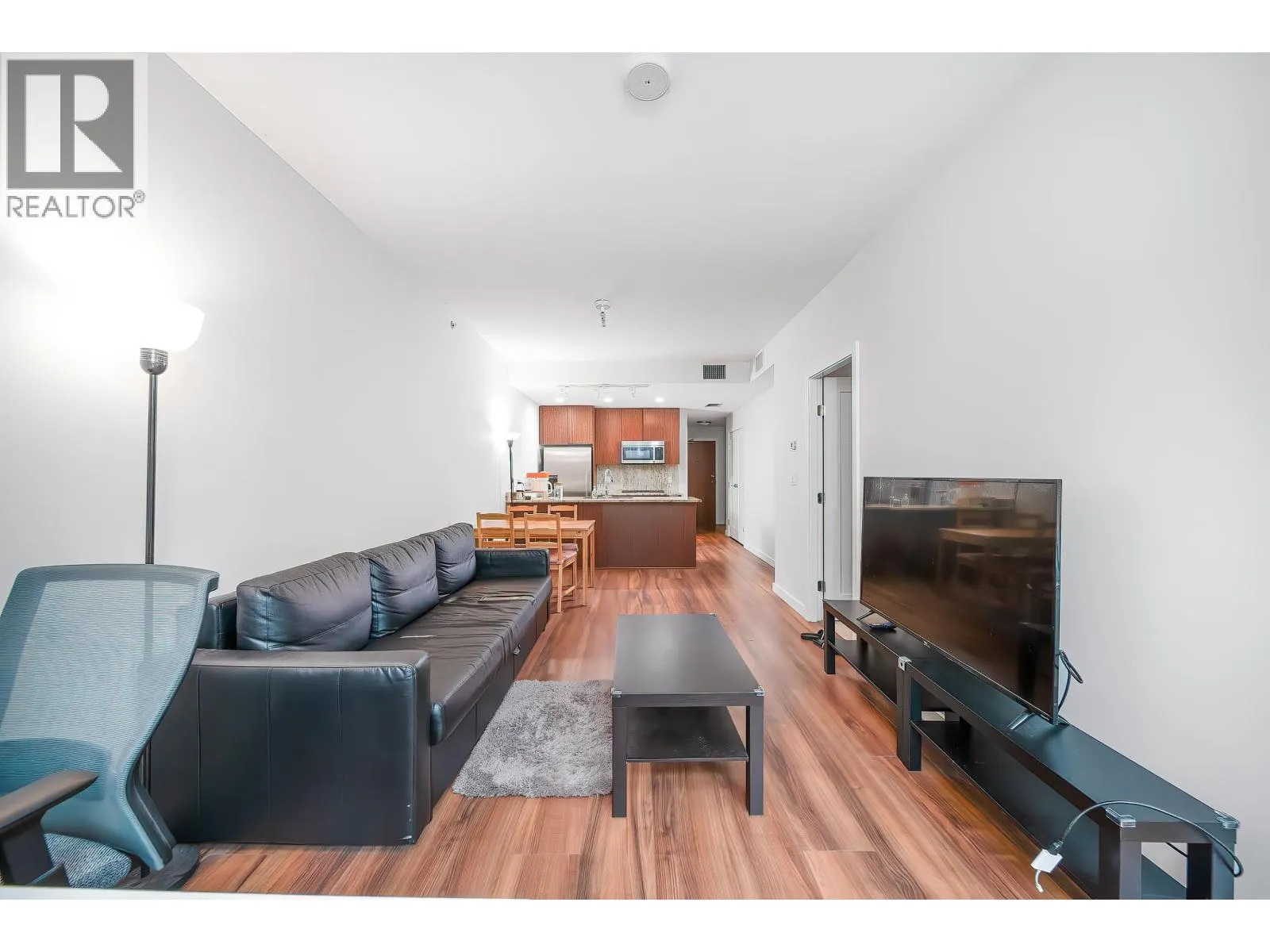 501 8688 HAZELBRIDGE WAY