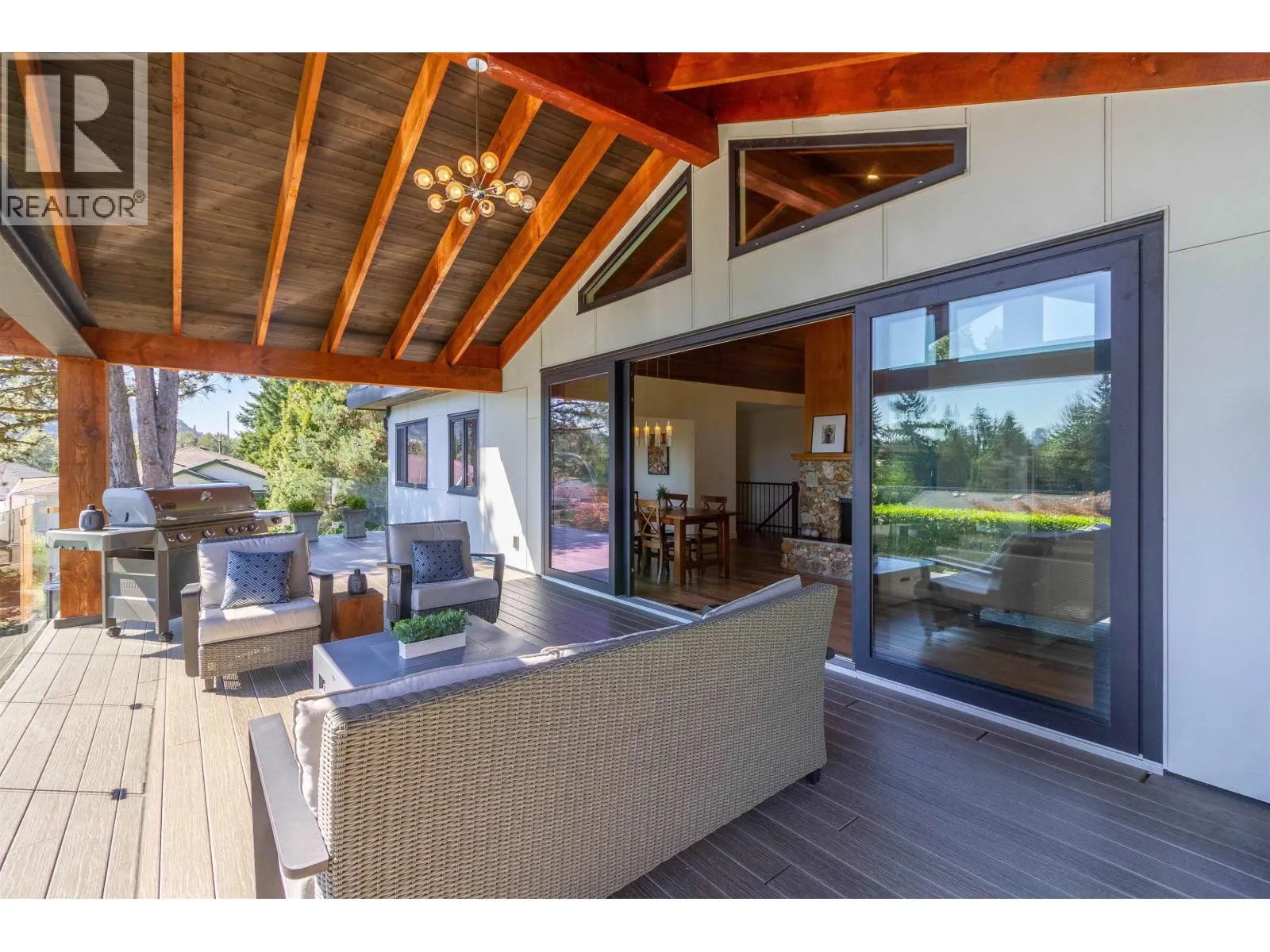 302 OXFORD DRIVE