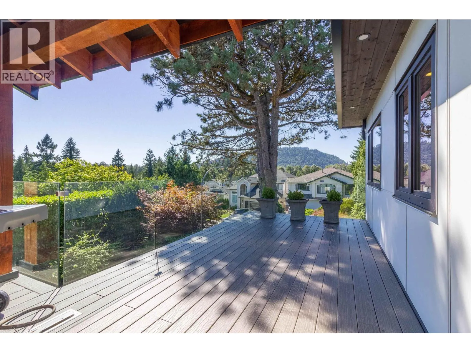 302 OXFORD DRIVE