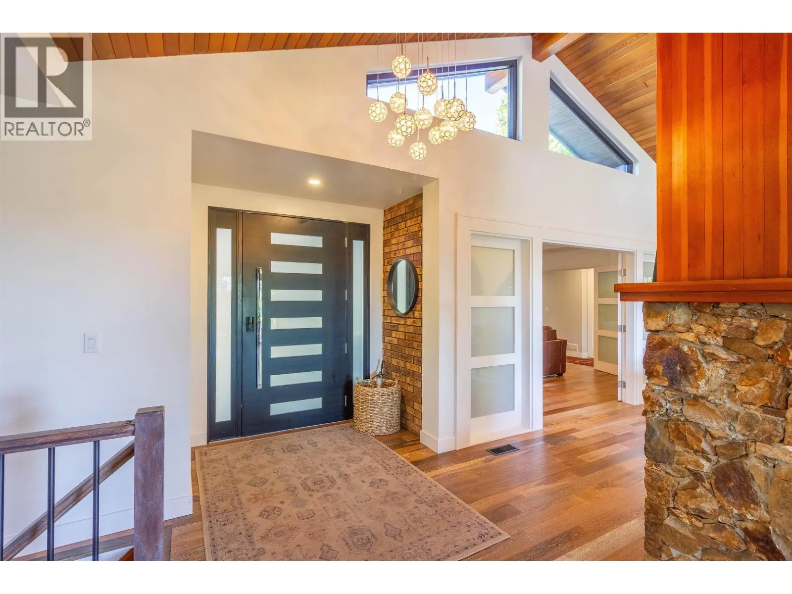 302 OXFORD DRIVE