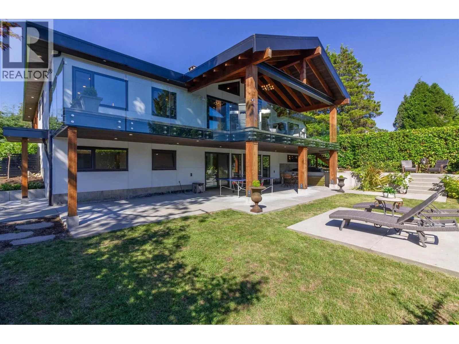 302 OXFORD DRIVE