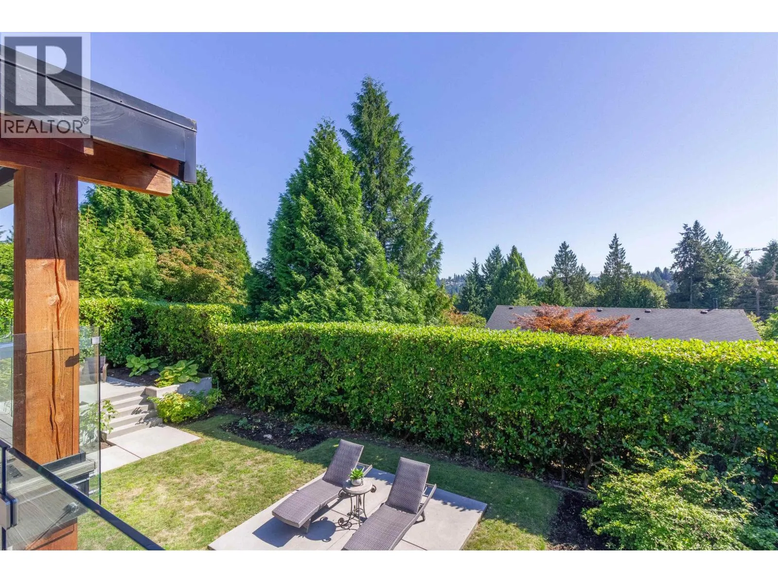 302 OXFORD DRIVE